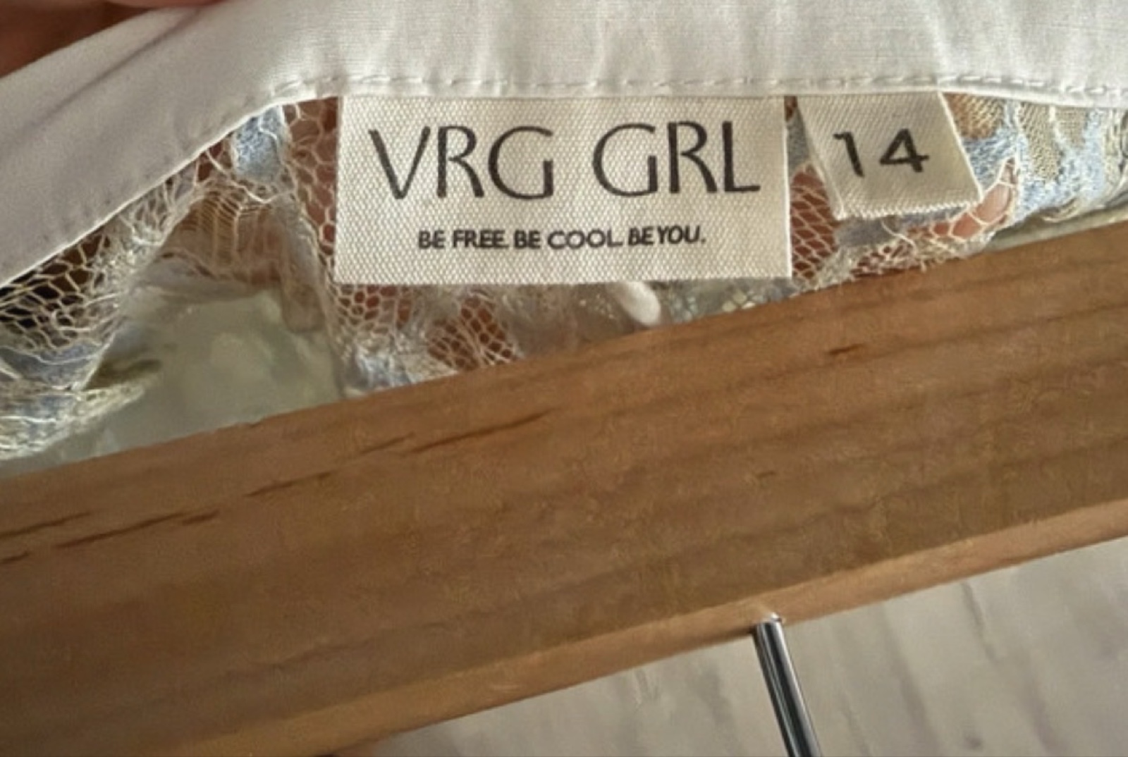 VRG GRL off white and blue Sequin Lace Top Women Size 14 image 2