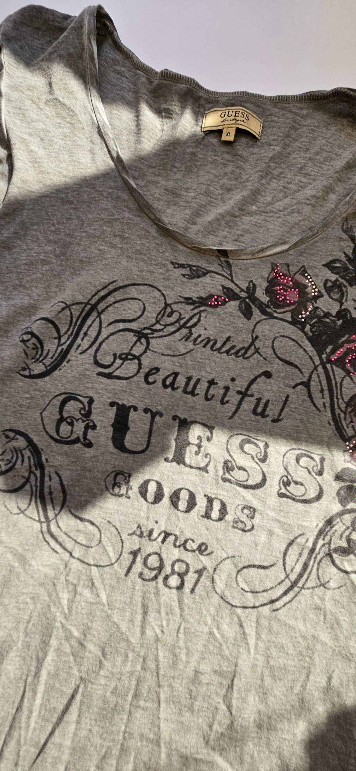 Guess Women's Grey Floral Print T-Shirt XL image 2