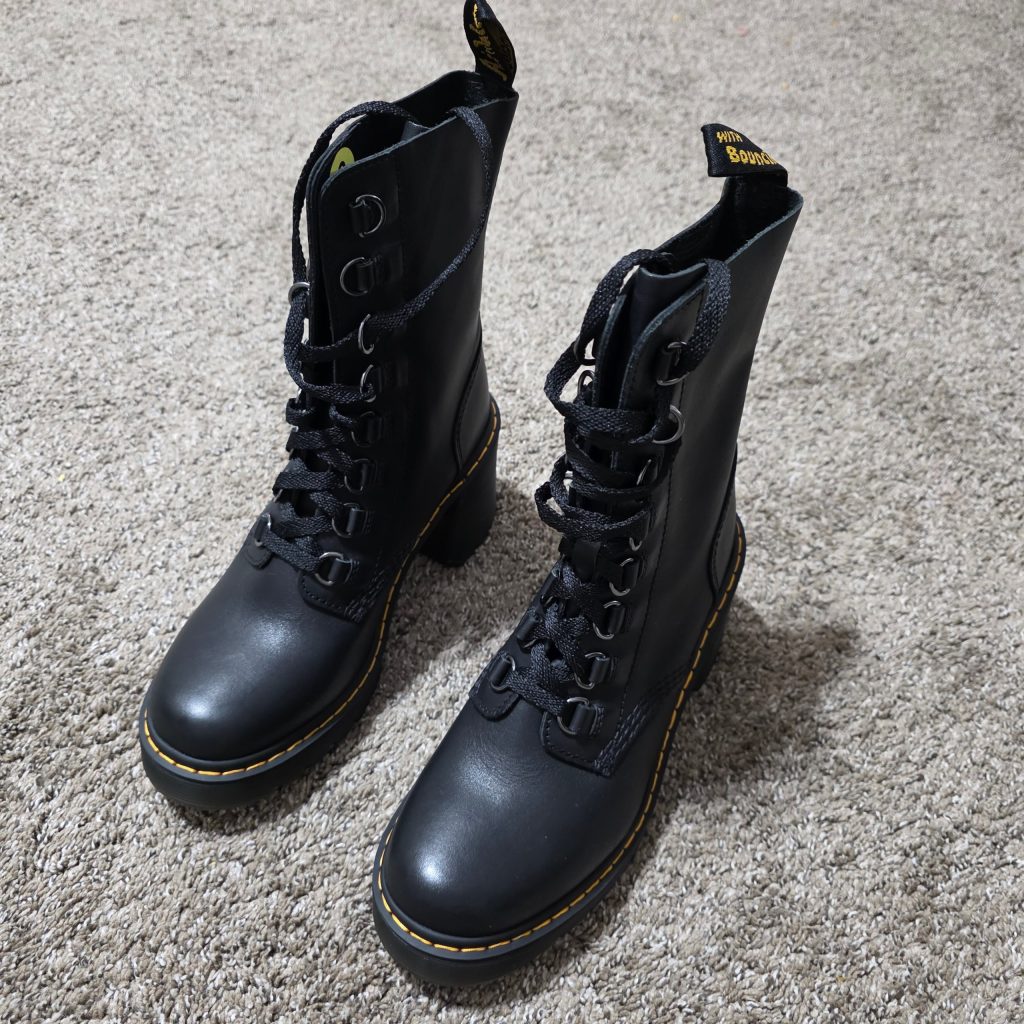 Dr. Martens Chesney Women's US 9 Black 26701001 Leather Flared Heel Boots