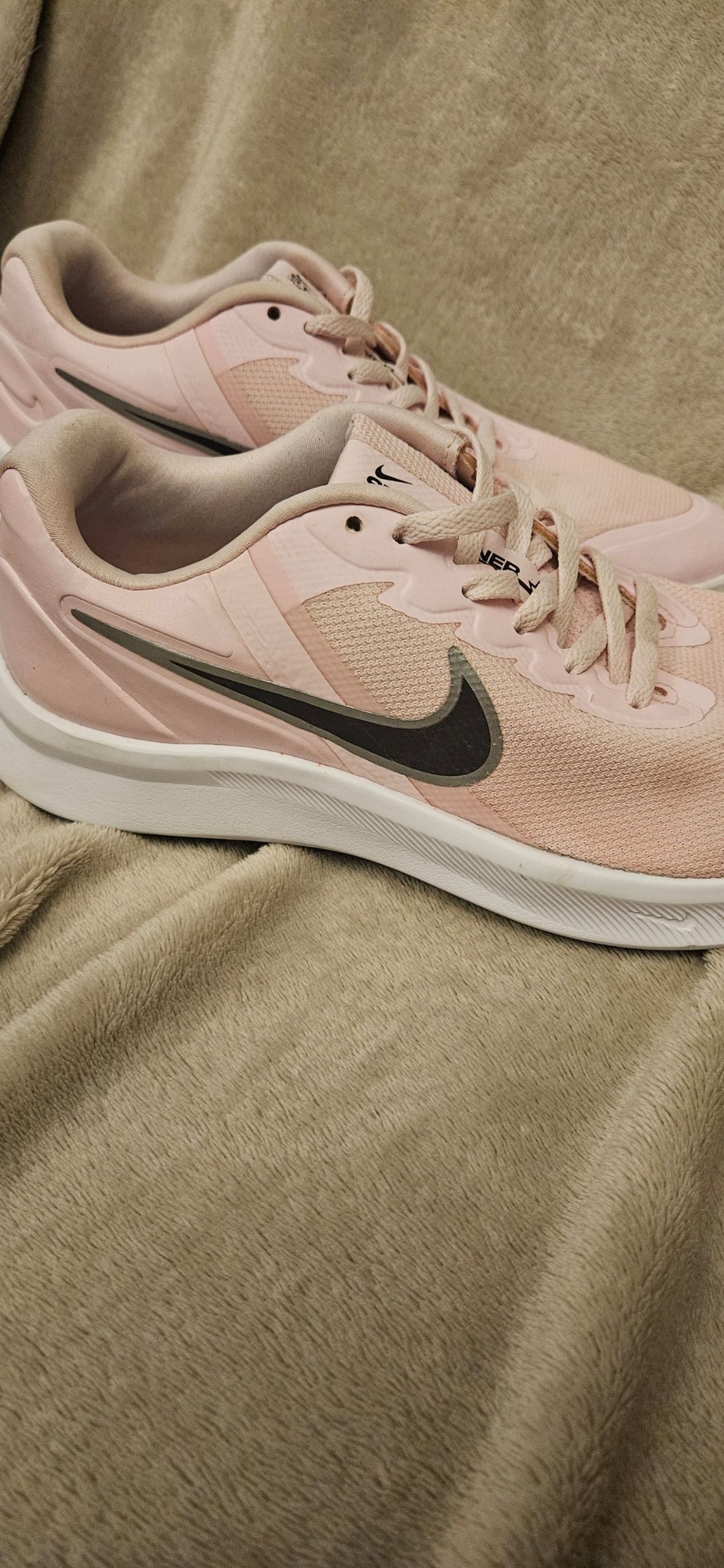 Nike Women's Pink & White Star Runner 3 UK 6.5 Running Shoes image 2
