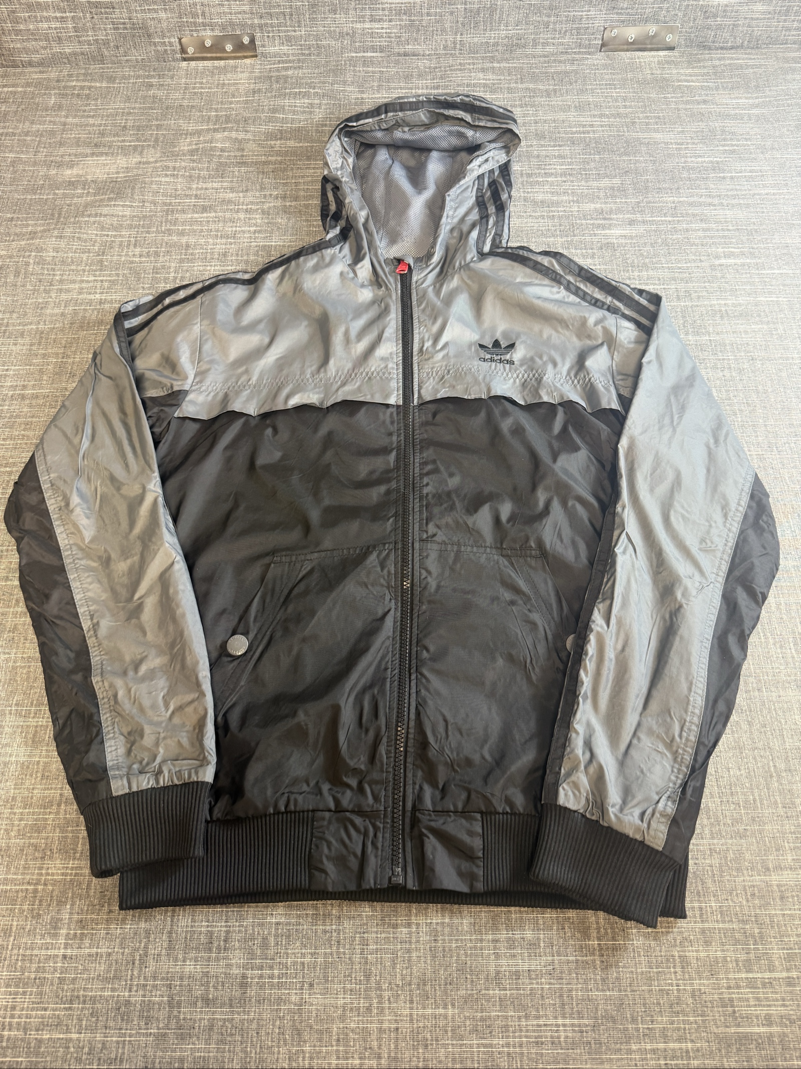 Adidas Men’s Hooded Windbreaker Jacket Small Black Grey Lightweight