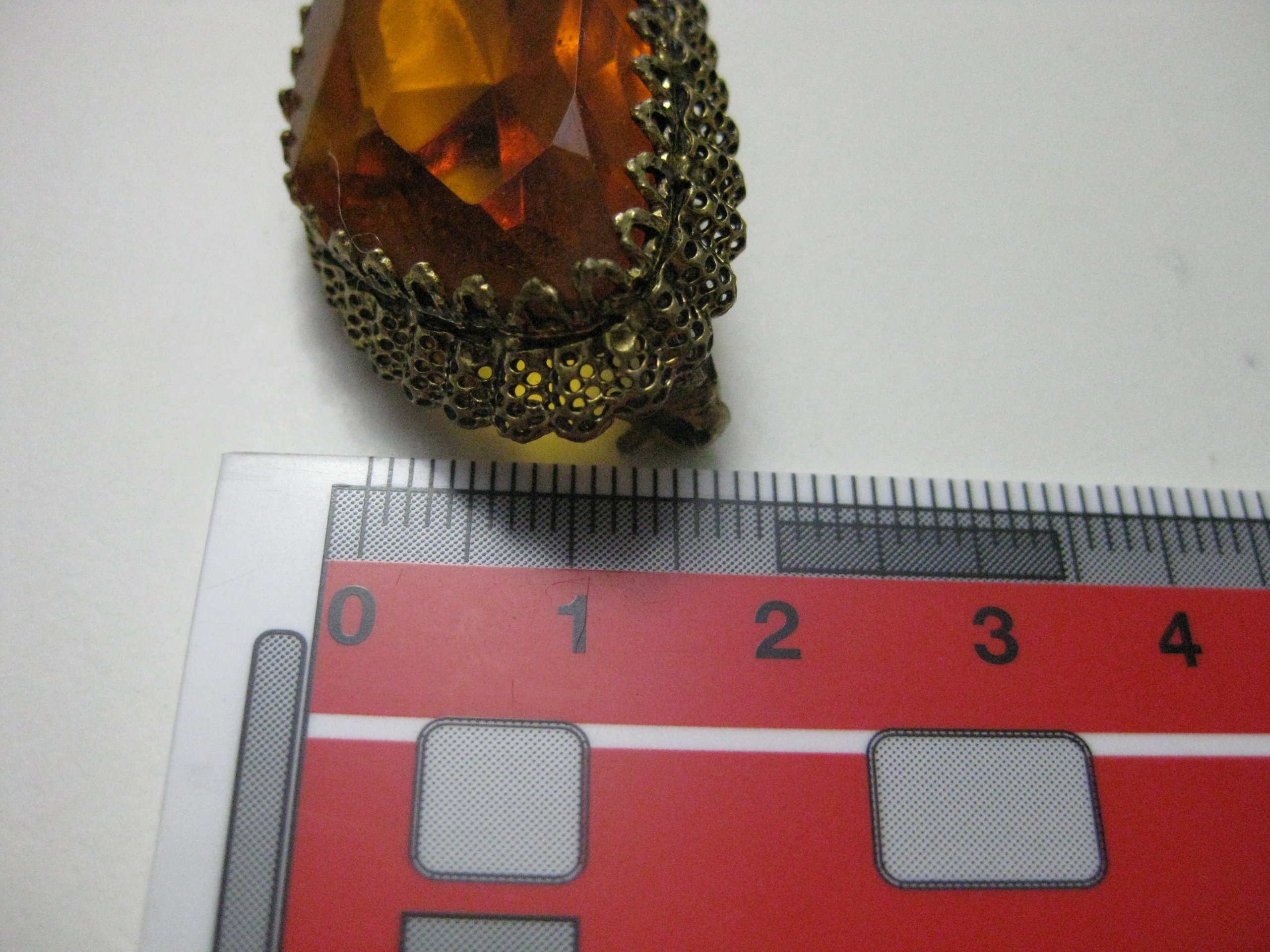 Vintage Faceted Glass Brooch in Gold Metal Frame image 7