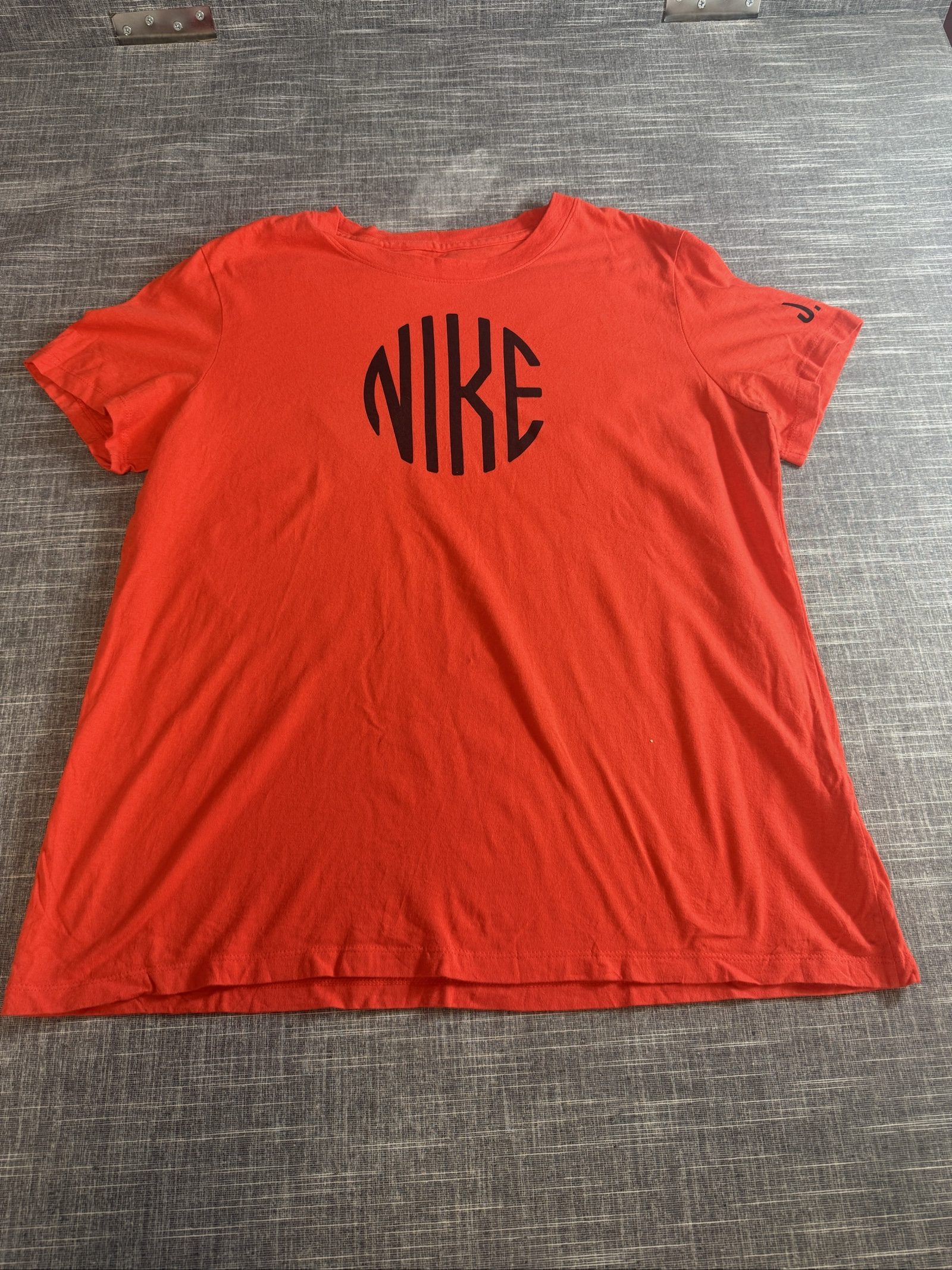 Nike Men’s The Nike Tee Cotton T-Shirt Large Red J.D.I. Print