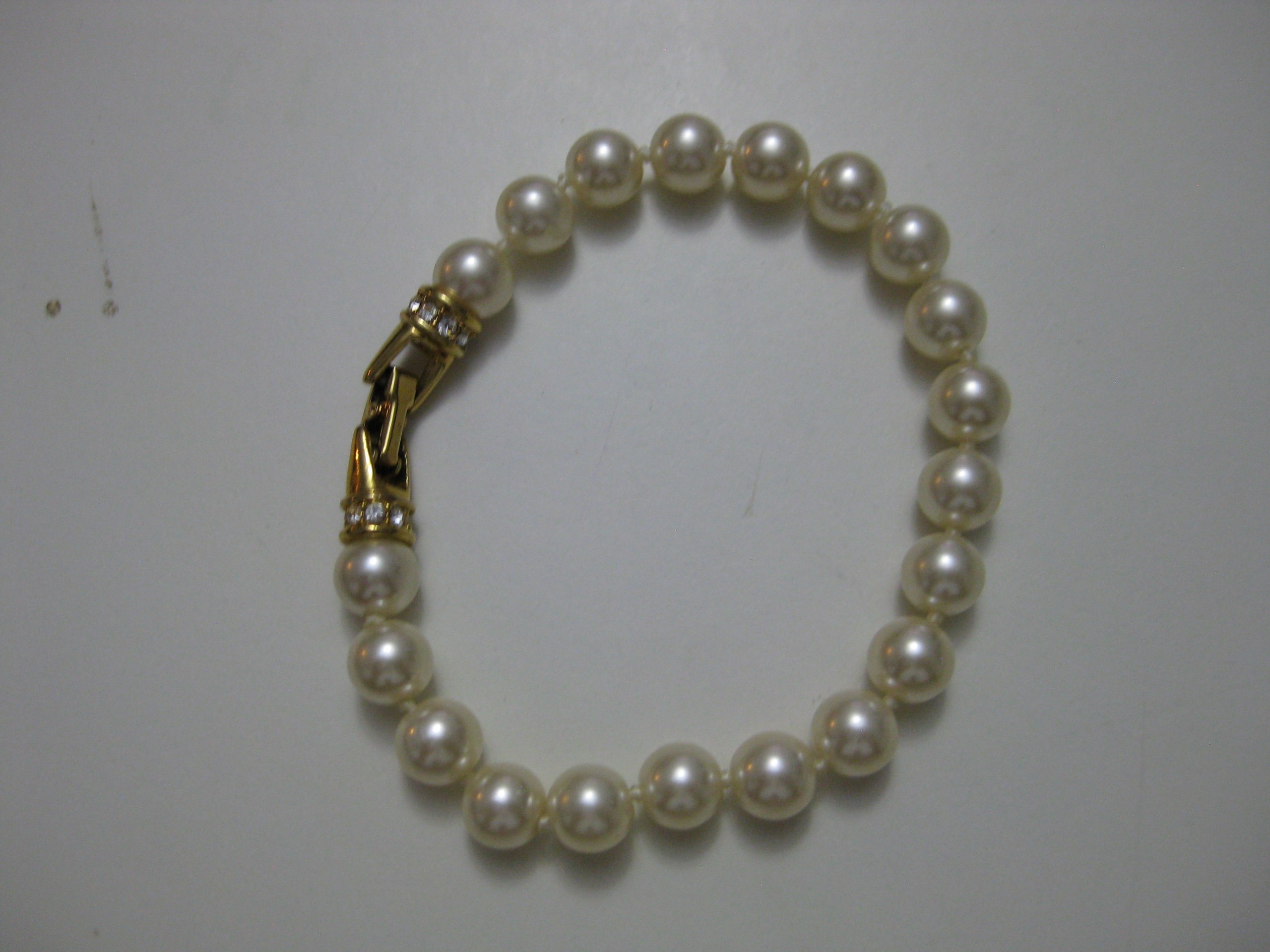 Pearl & Gold Tone Beaded Bracelet with Crystal Clasp