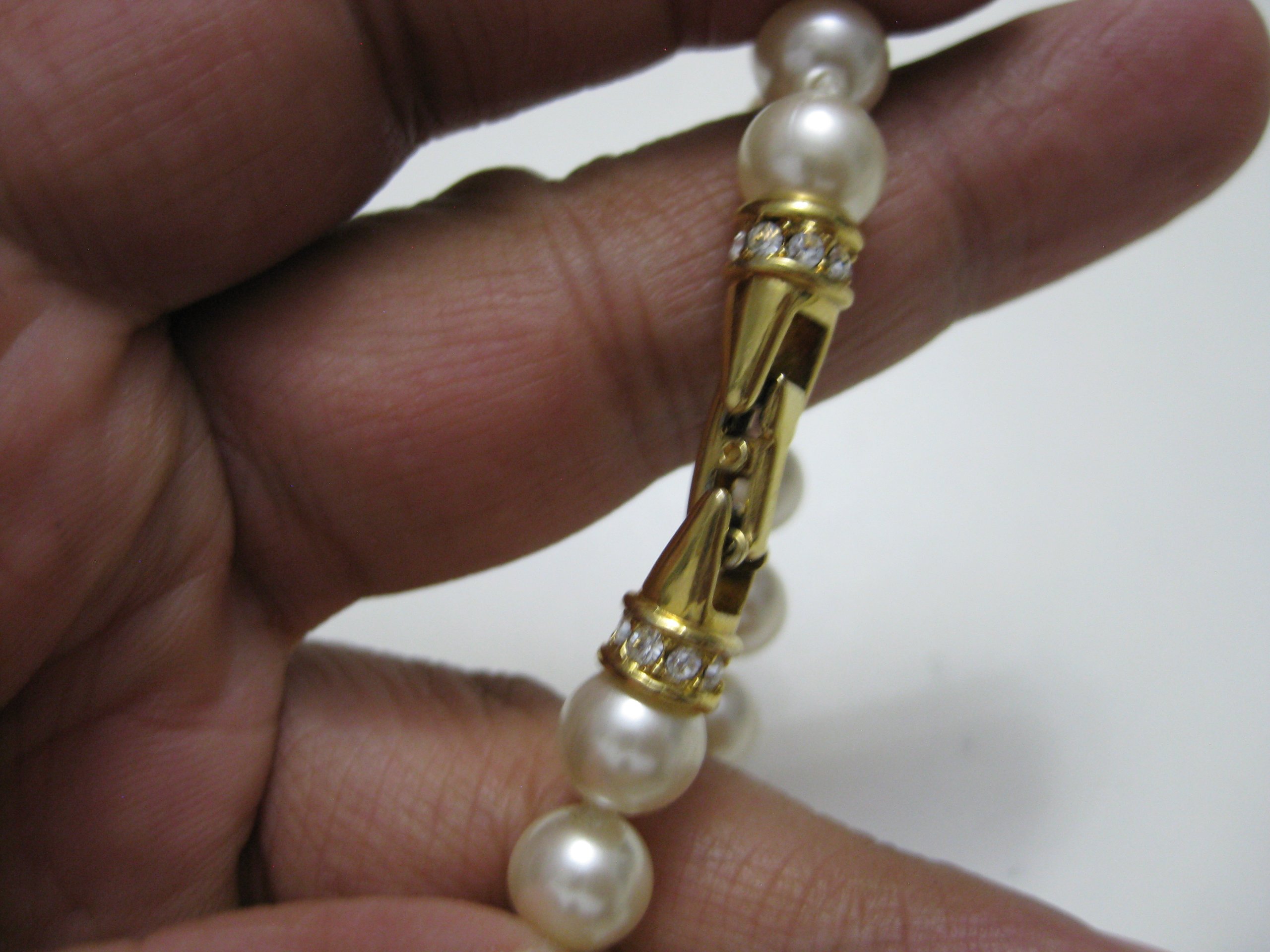 Pearl & Gold Tone Beaded Bracelet with Crystal Clasp image 6