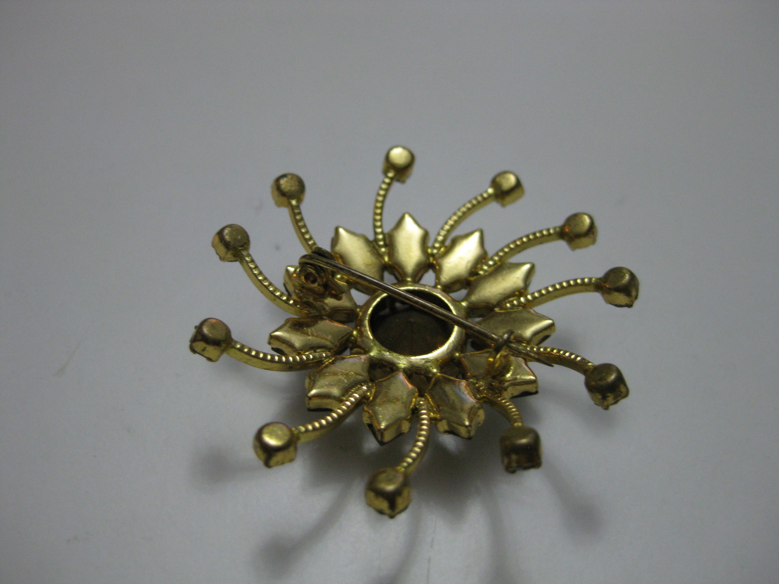 Vintage Gold Tone & Aurora Borealis Rhinestone Flower Brooch Pin image 6