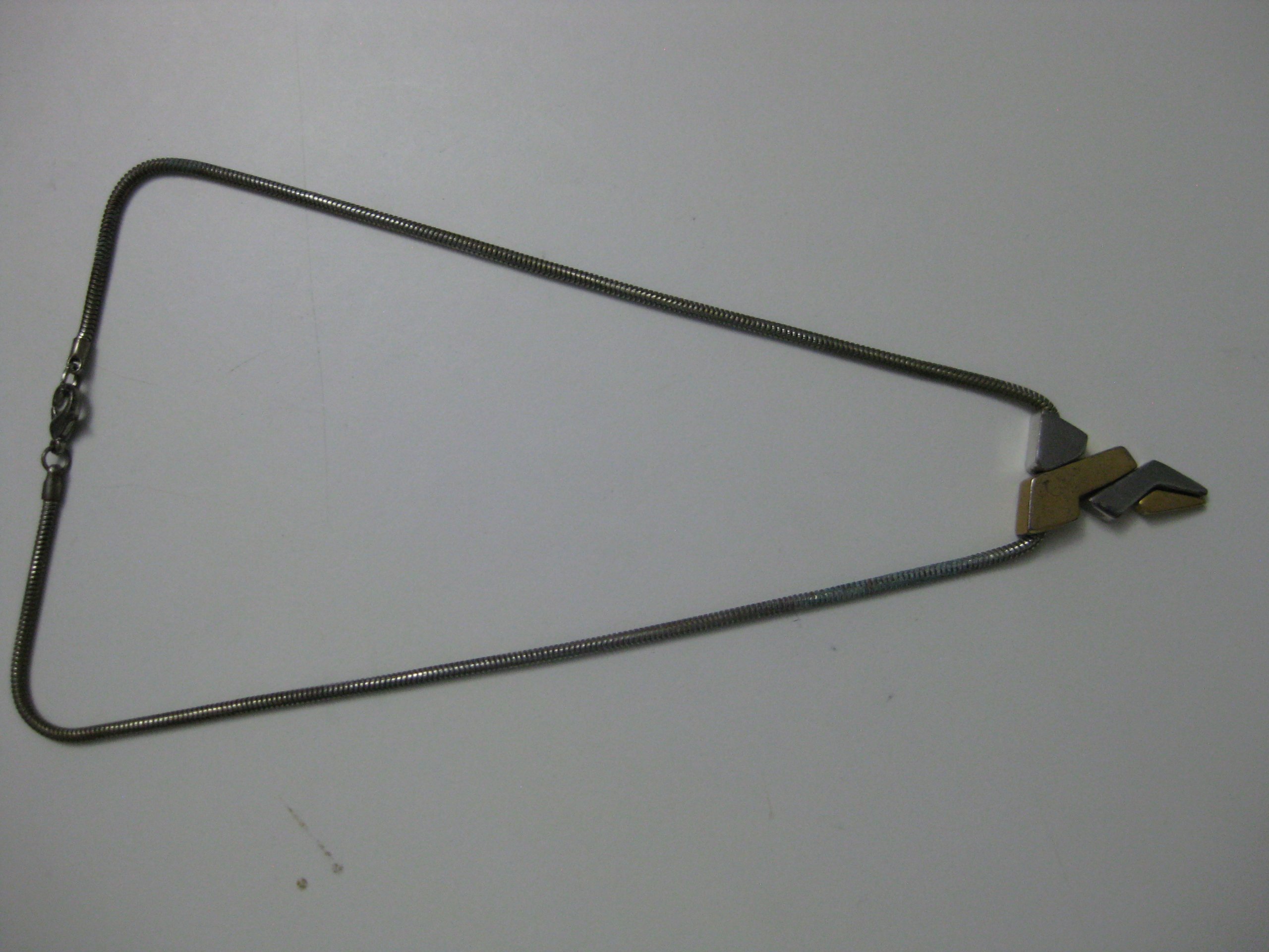 Vintage Two-Tone Metal Geometric Pendant Necklace Unisex image 2