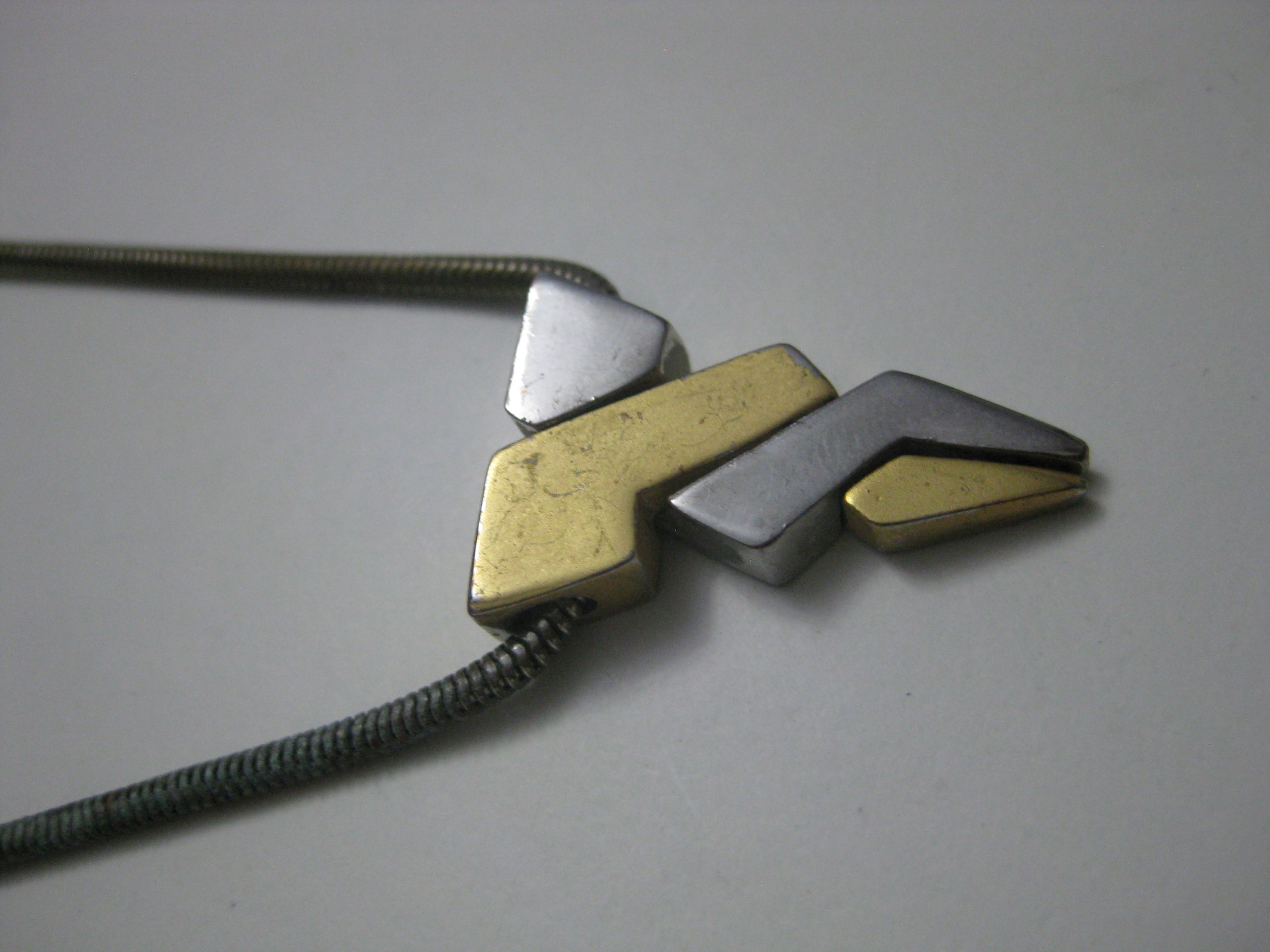 Vintage Two-Tone Metal Geometric Pendant Necklace Unisex image 6