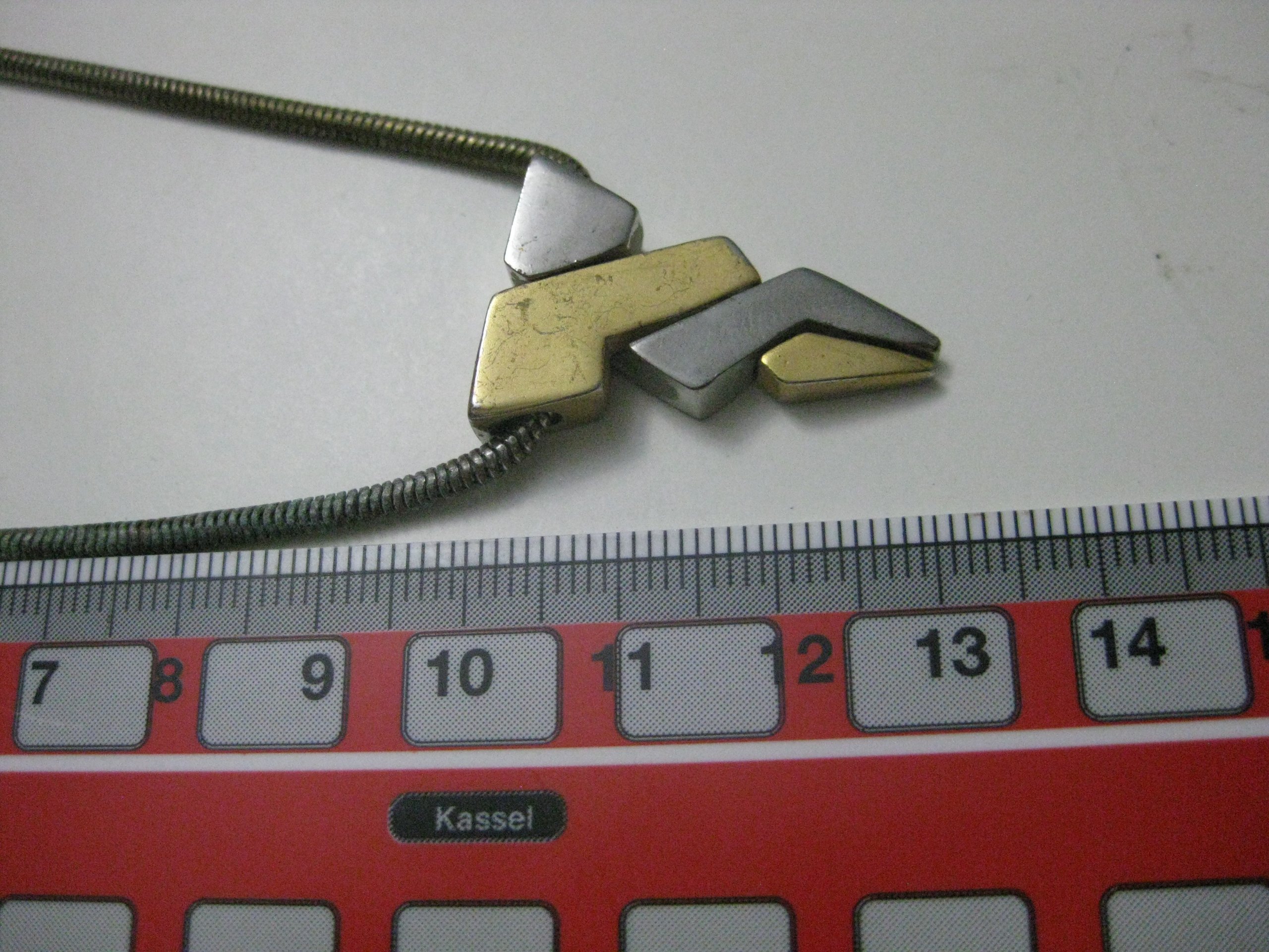Vintage Two-Tone Metal Geometric Pendant Necklace Unisex image 7