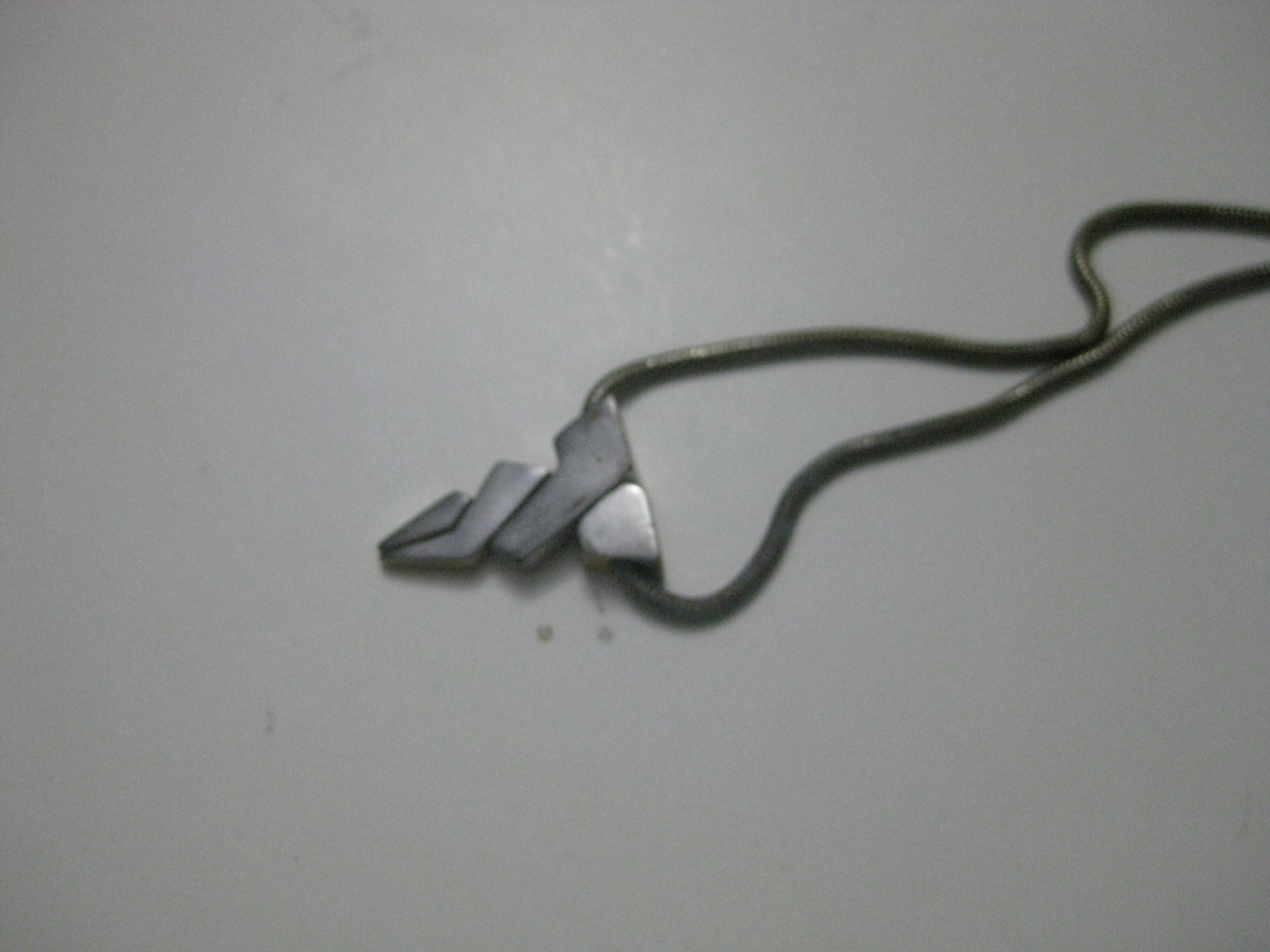 Vintage Two-Tone Metal Geometric Pendant Necklace Unisex image 8