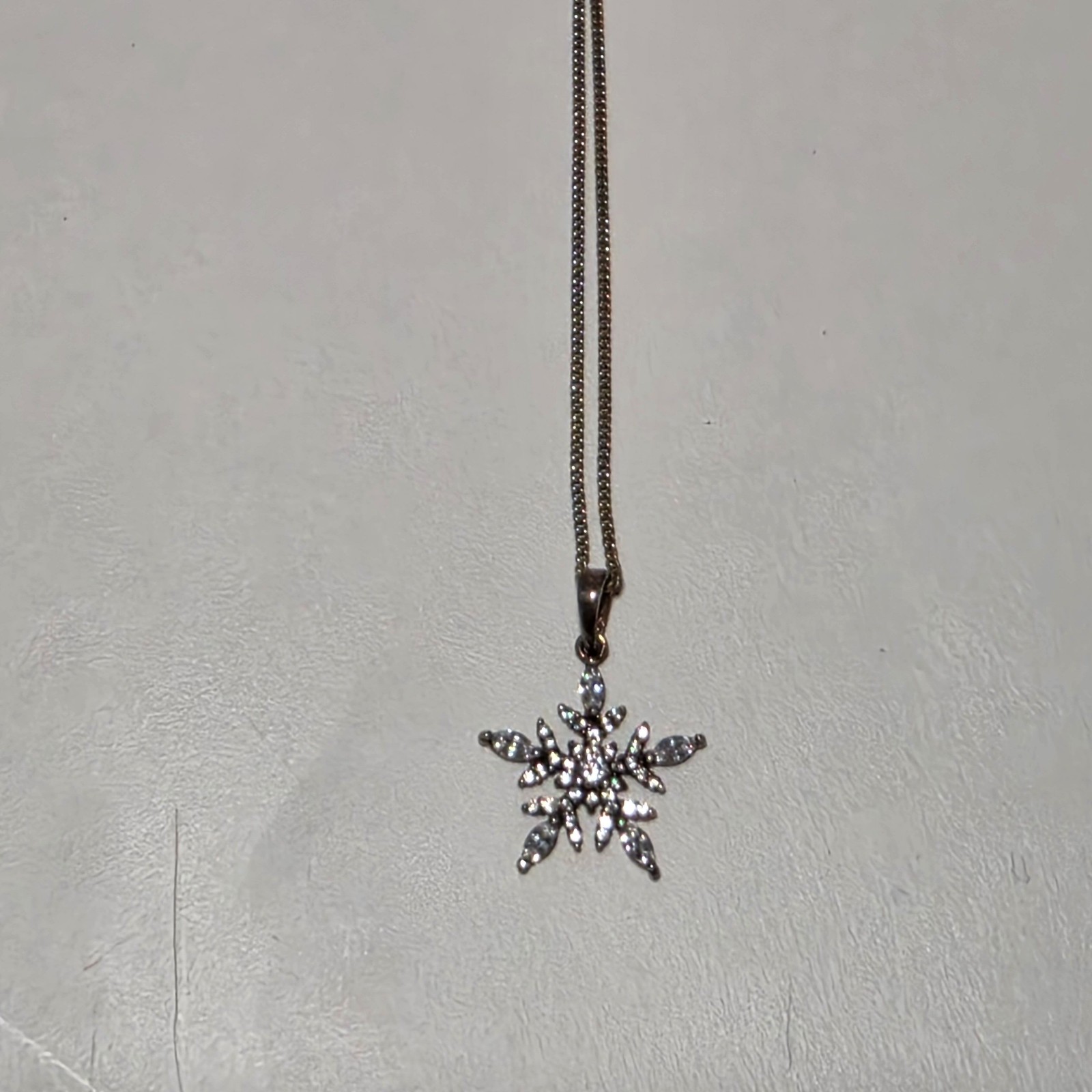 925 Silver Snowflake Pendant 925 Necklace .b5