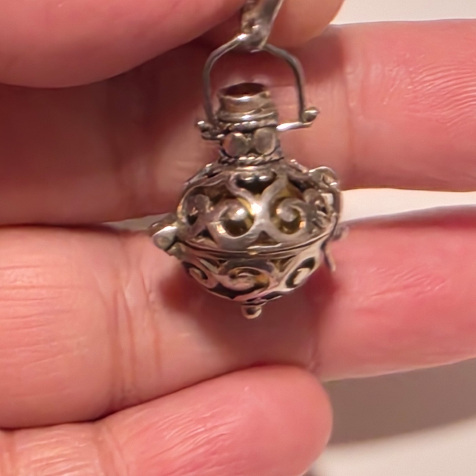 925 sterling silver pendant. B5
