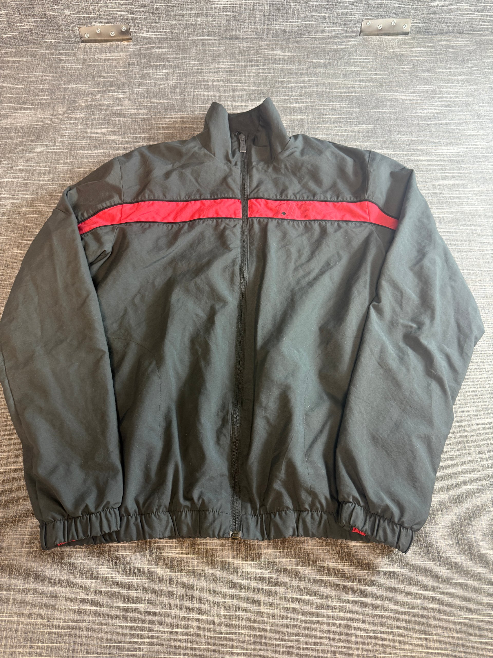 Nike Men’s Black Red Track Jacket Medium Zip-Up Made in Vietnam