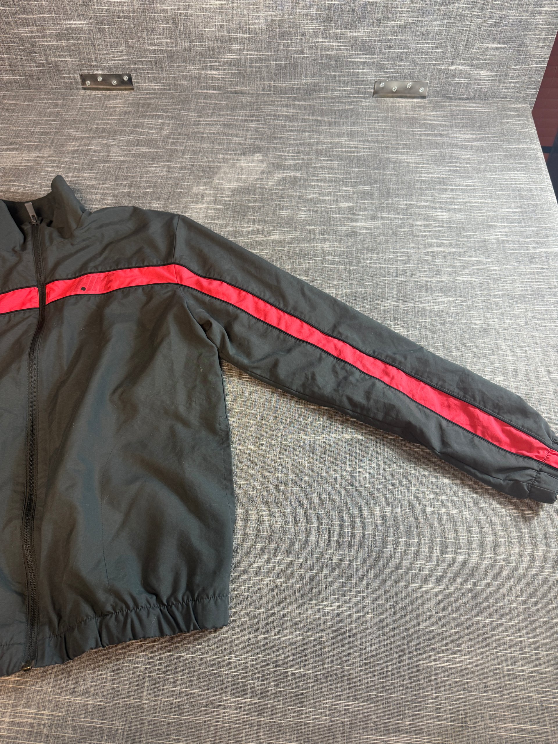 Nike Men’s Black Red Track Jacket Medium Zip-Up Made in Vietnam image 5
