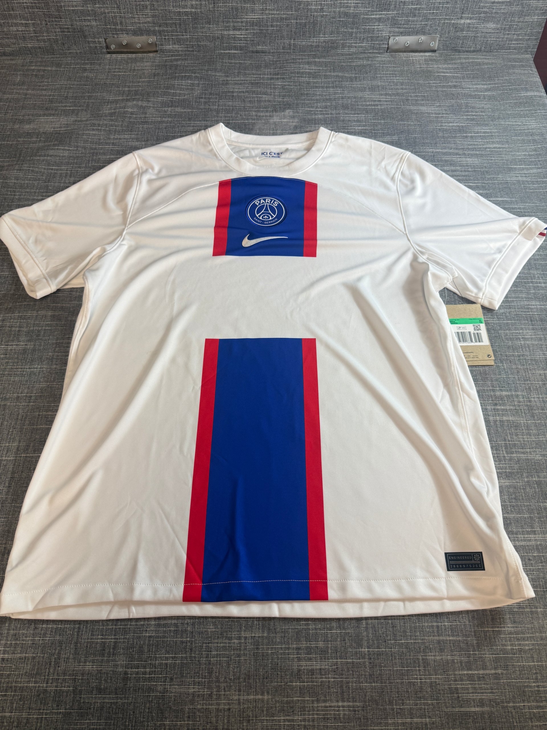 Nike Paris Saint-Germain Men’s Football Jersey XL White Blue Red Dri-FIT