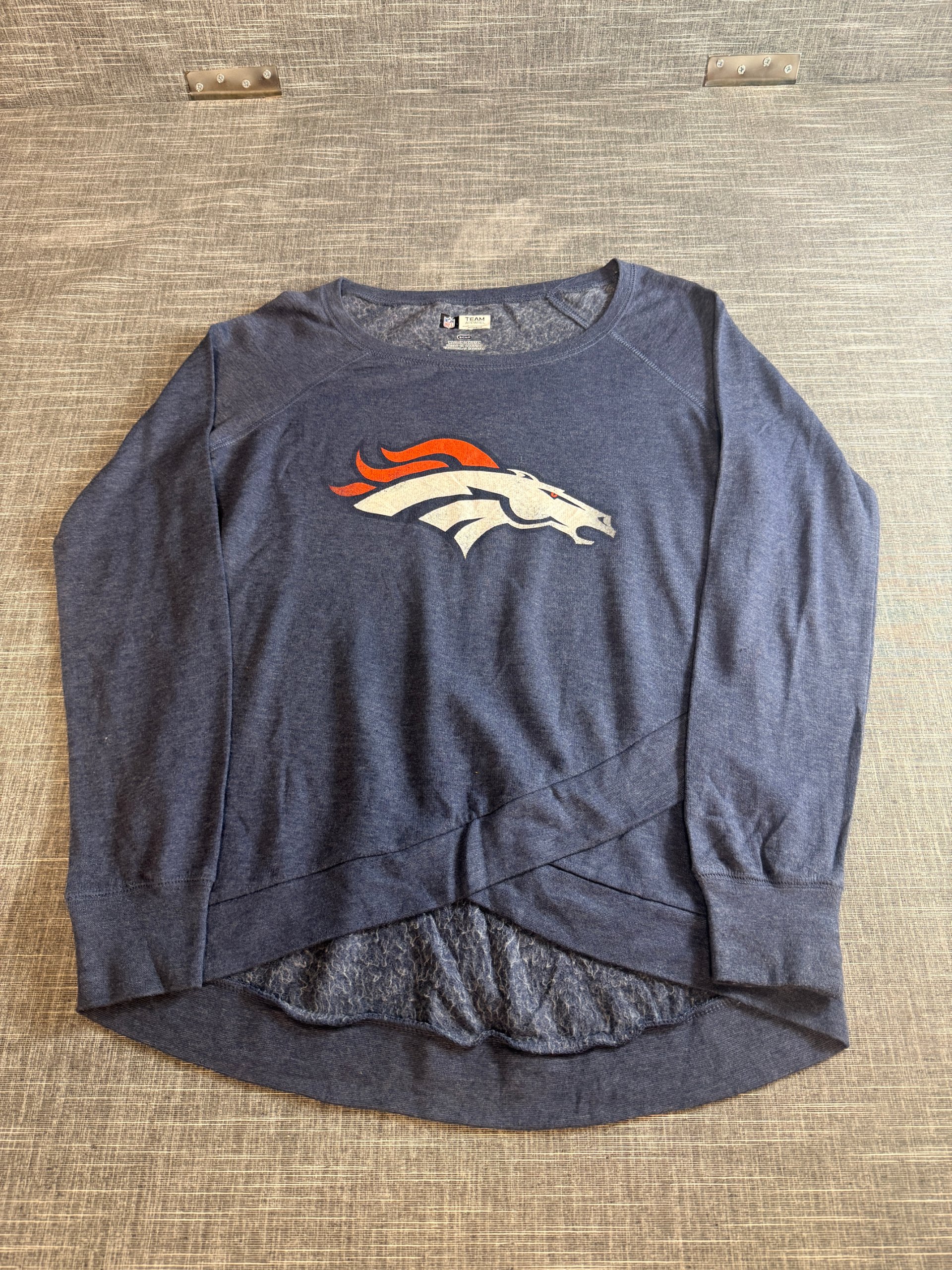 NFL Team Apparel Women’s Denver Broncos Sweater Small Navy Blue Soft