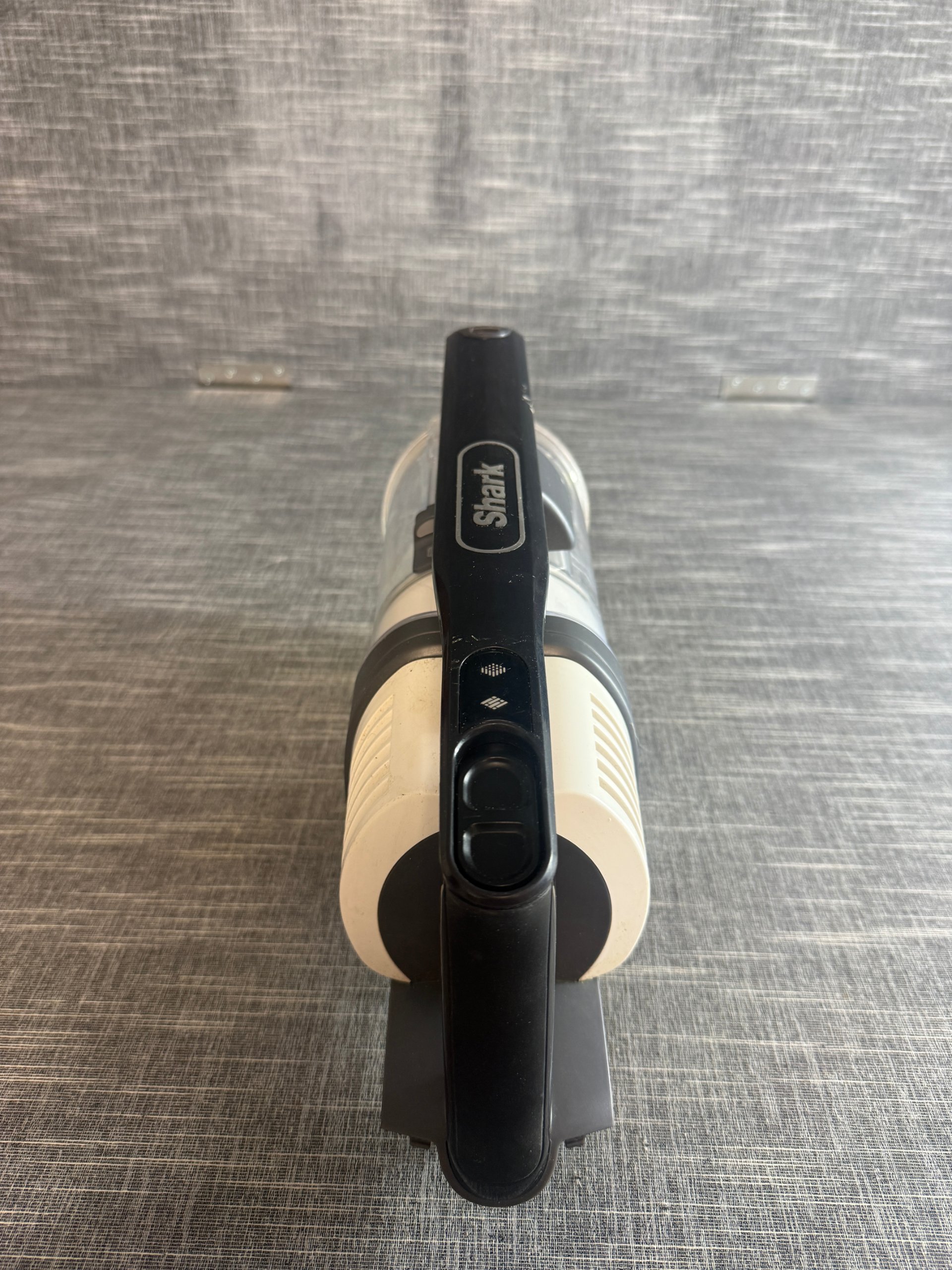 Shark IZ201UK 25.2V Vacuum Cleaner Handheld Unit Black White image 4