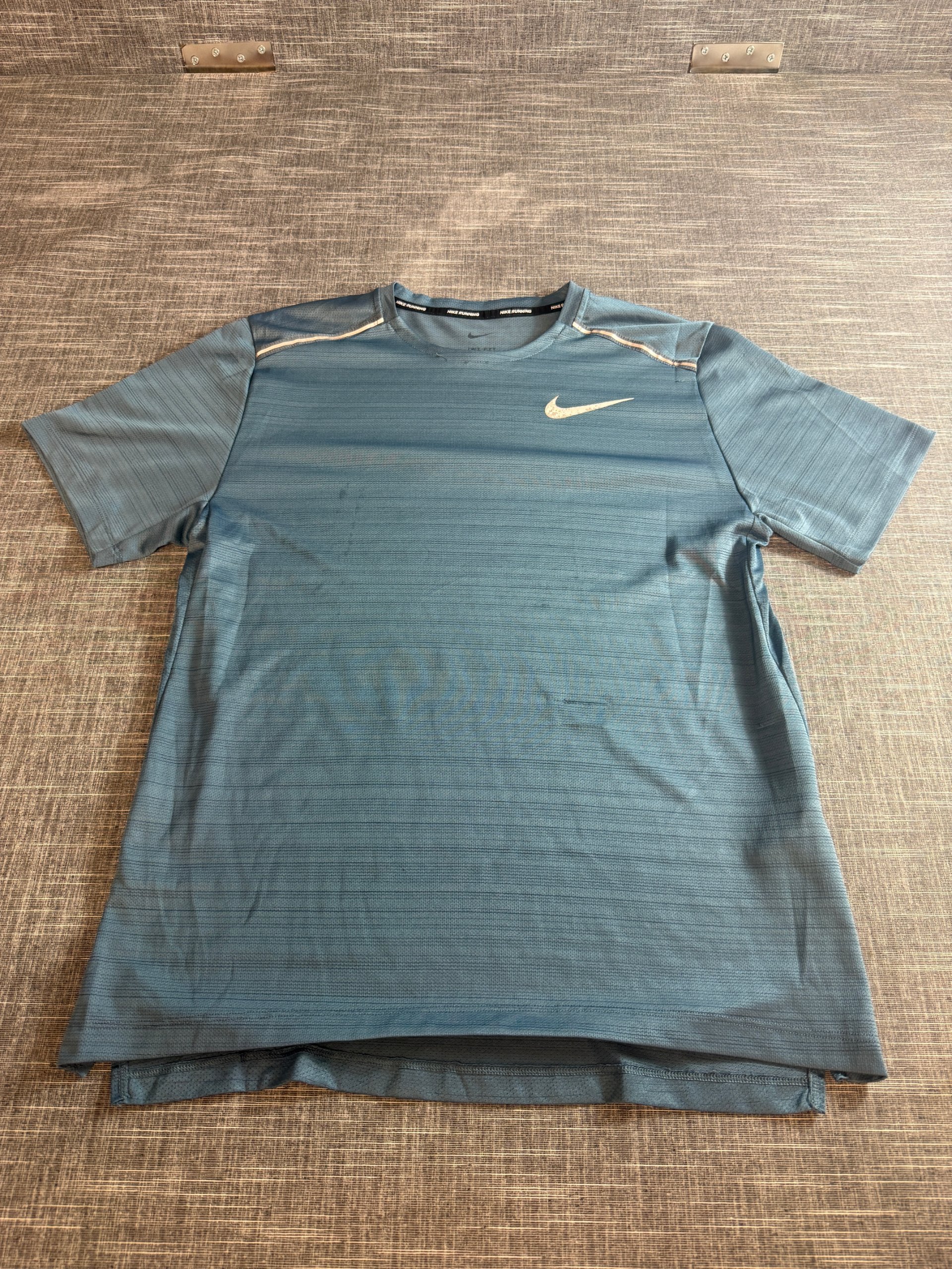 Nike Men’s Running Dri-FIT Short Sleeve T-Shirt Medium Blue Reflective Detail