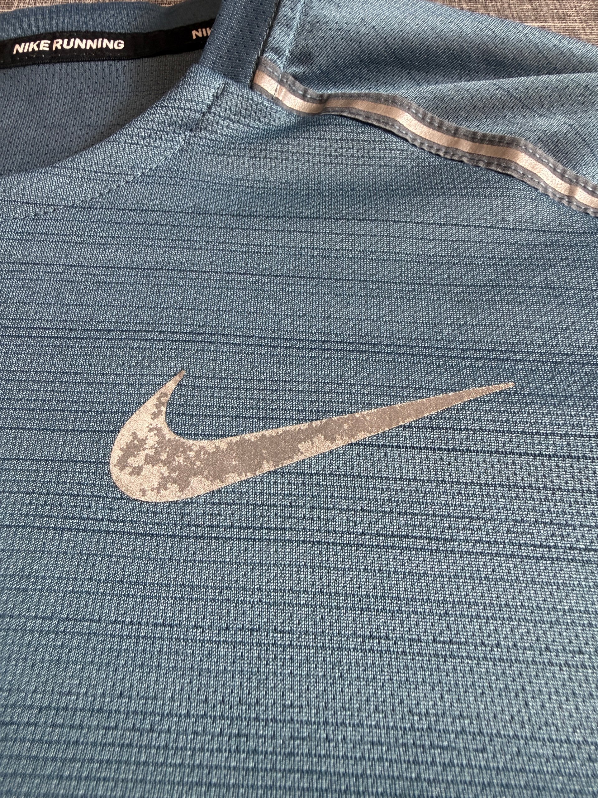 Nike Men’s Running Dri-FIT Short Sleeve T-Shirt Medium Blue Reflective Detail image 3