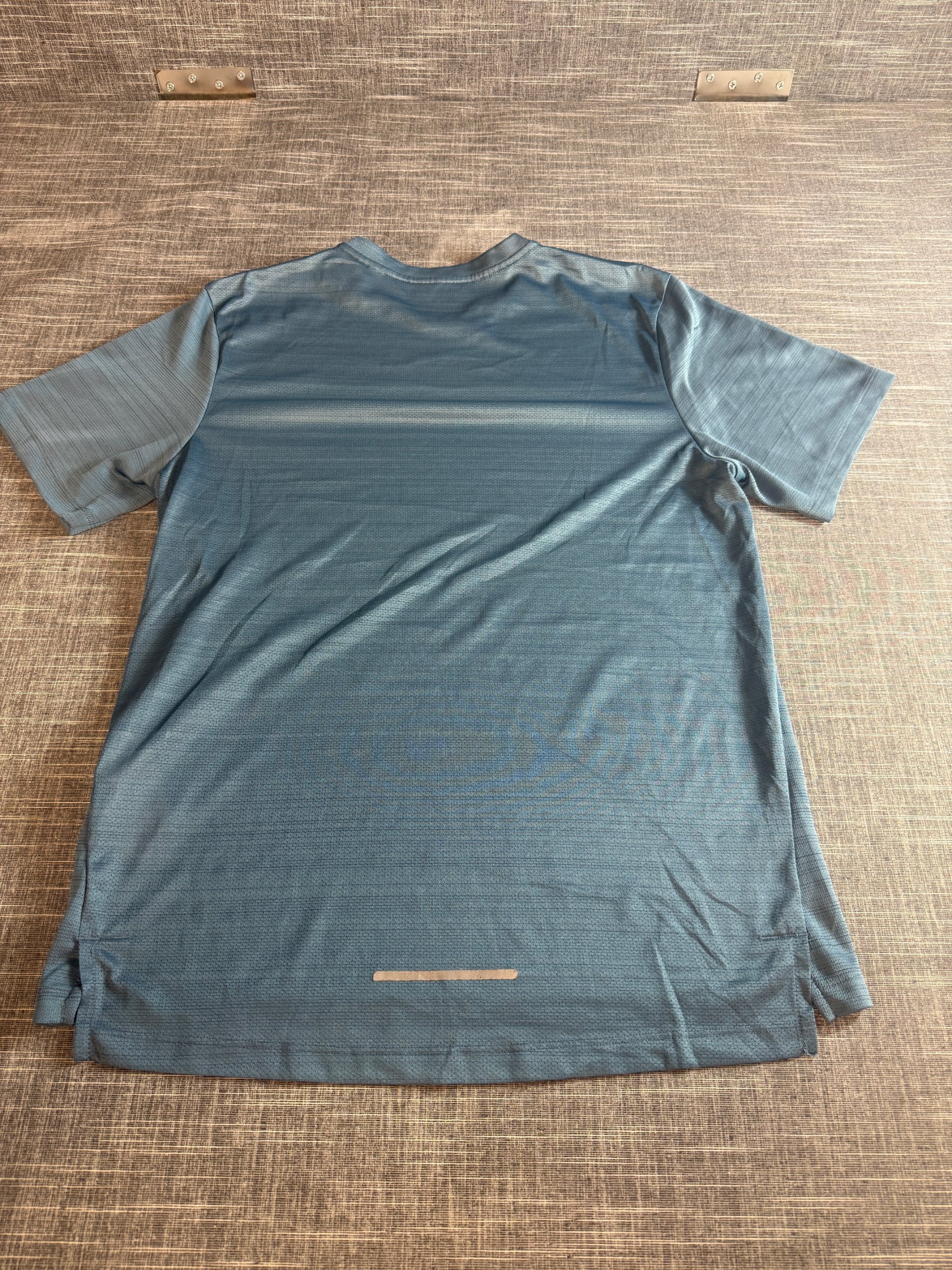Nike Men’s Running Dri-FIT Short Sleeve T-Shirt Medium Blue Reflective Detail image 5