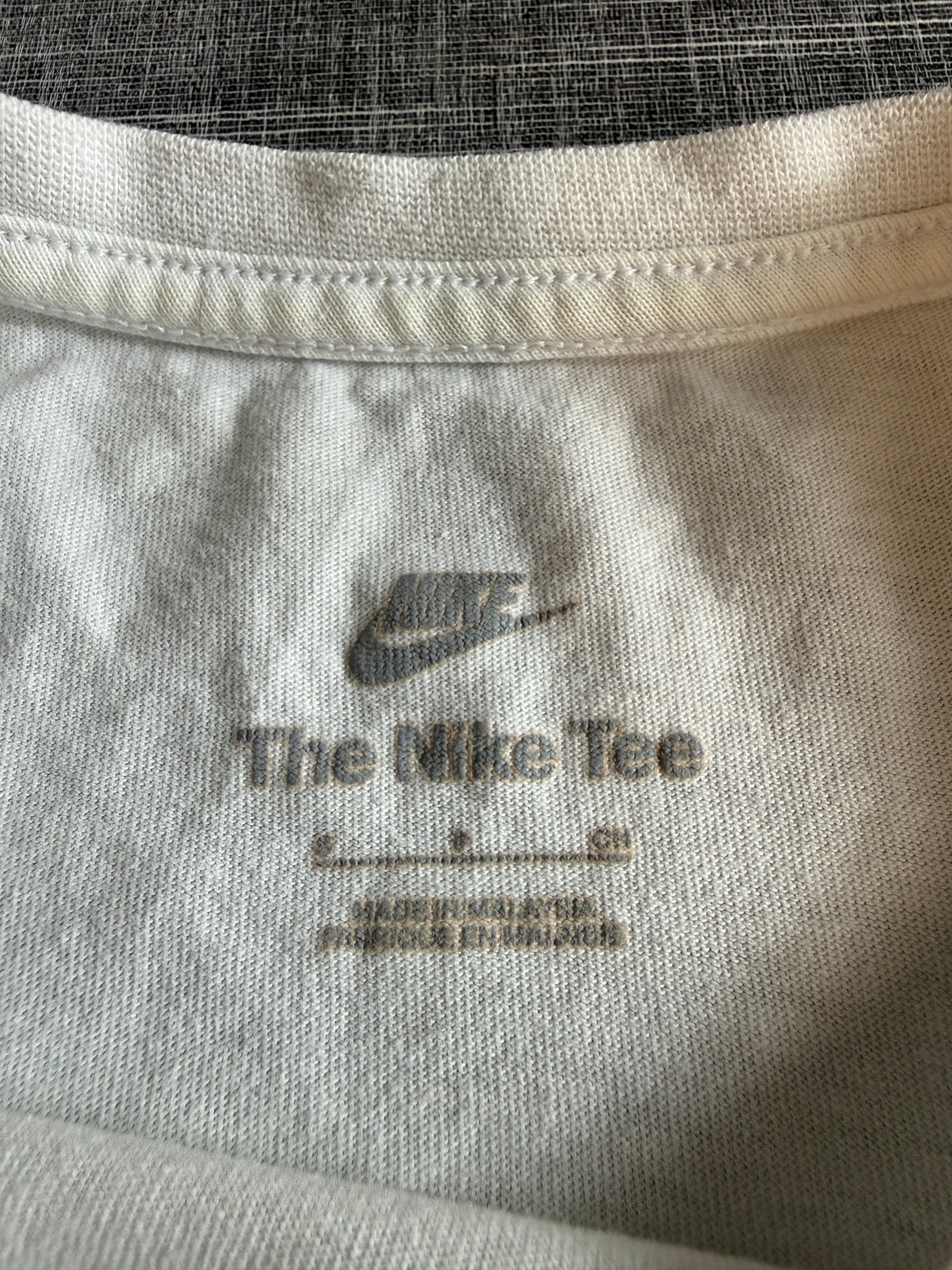 Nike Men’s White The Nike Tee T-Shirt Small Black Swoosh Logo image 3