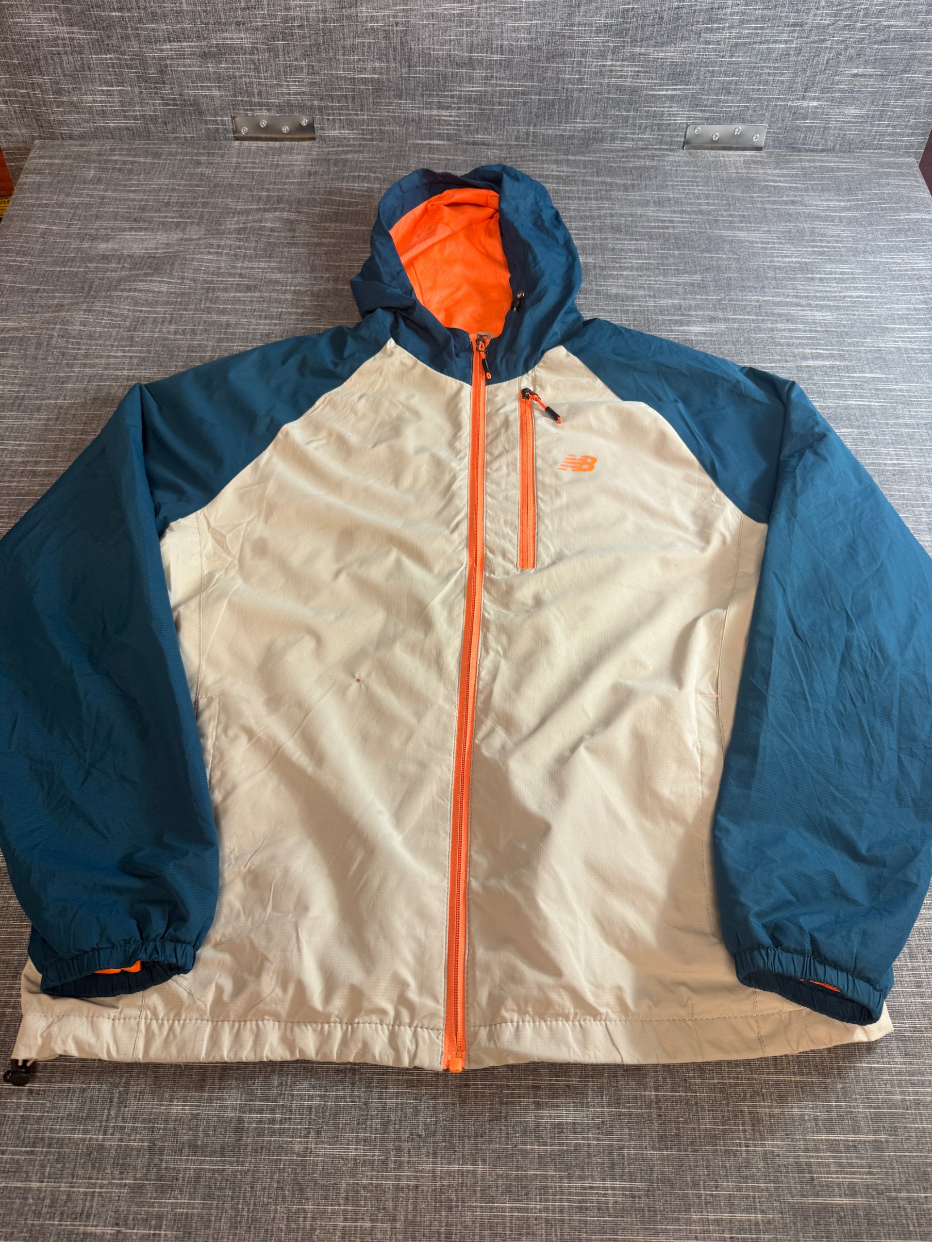 New Balance Men’s Lightweight Windbreaker Jacket Large Blue Beige Orange