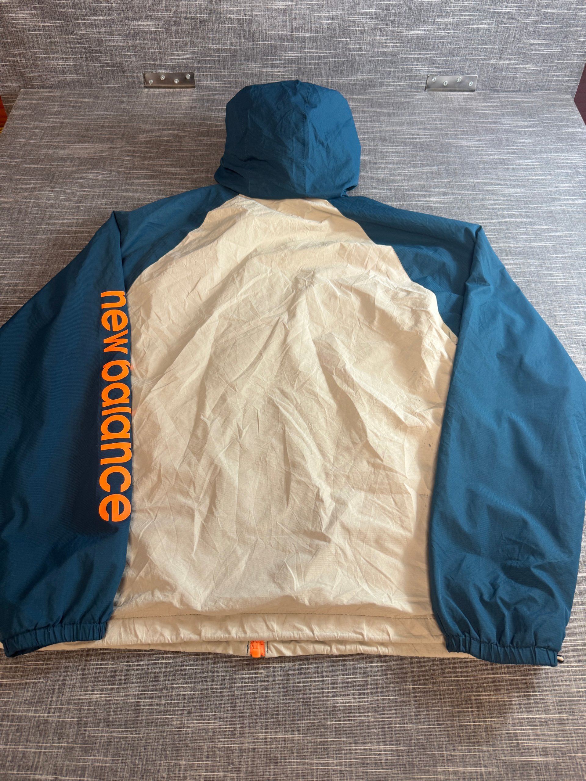 New Balance Men’s Lightweight Windbreaker Jacket Large Blue Beige Orange image 8