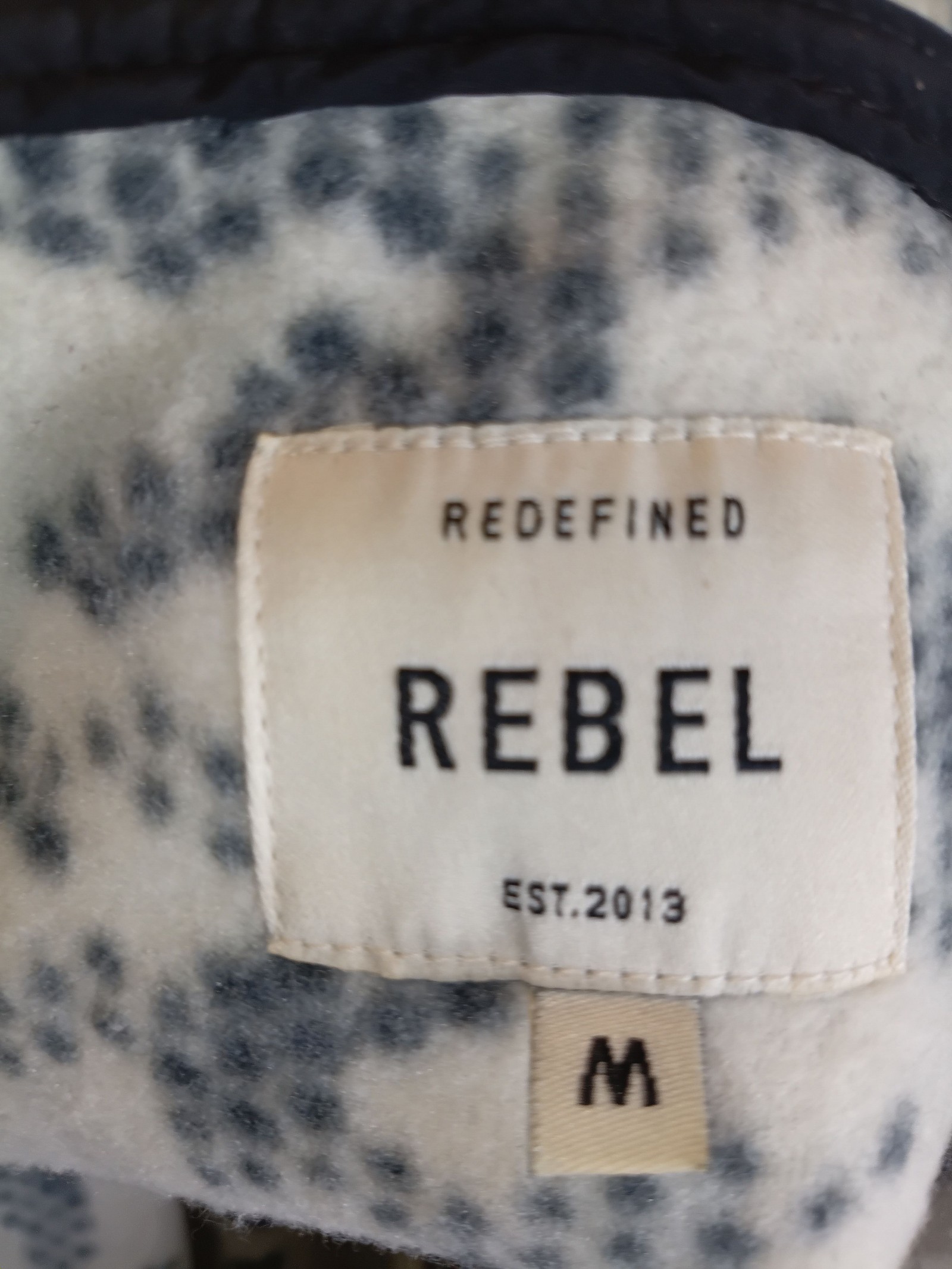 Rebel Women's Cream & Navy Patterned Fleece Sweatshirt Medium image 3
