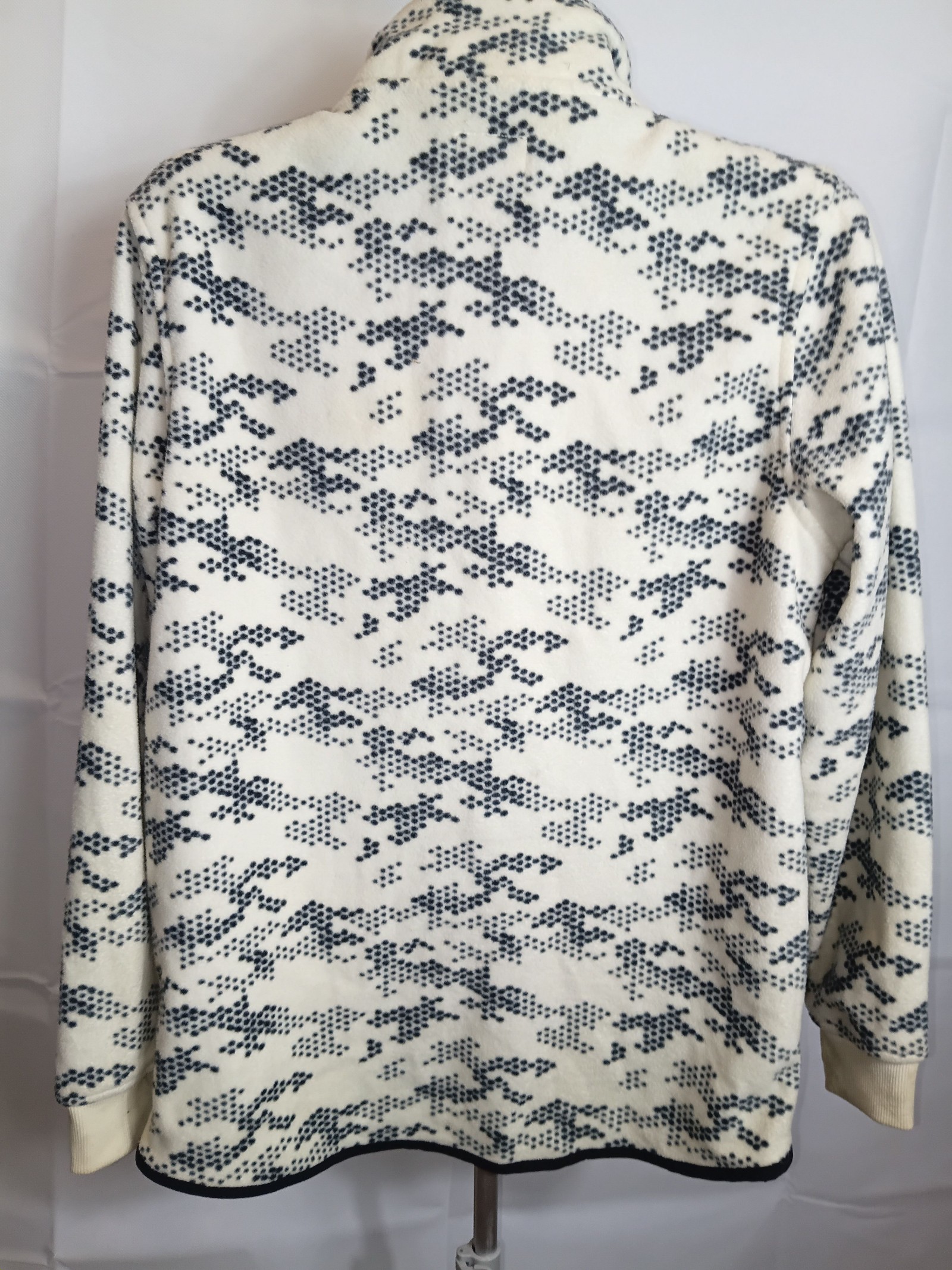 Rebel Women's Cream & Navy Patterned Fleece Sweatshirt Medium image 5