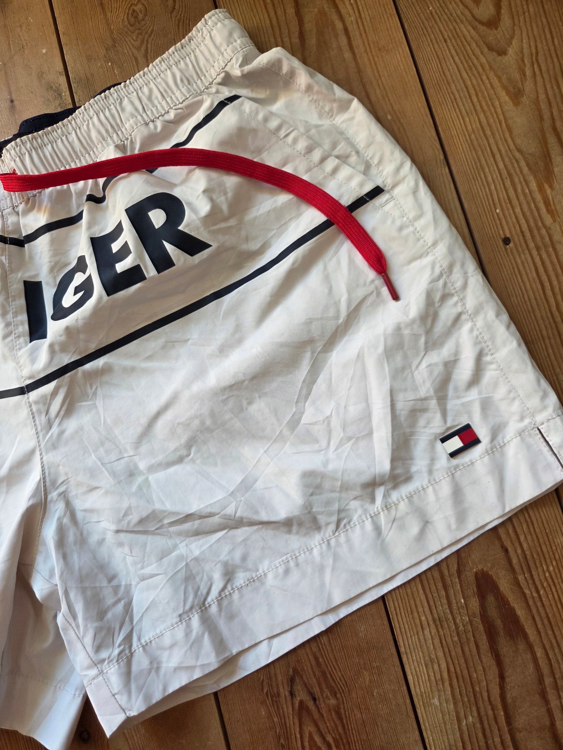 Tommy Hilfiger Men’s White Logo Swim Shorts Navy Red Drawstring Size M image 10