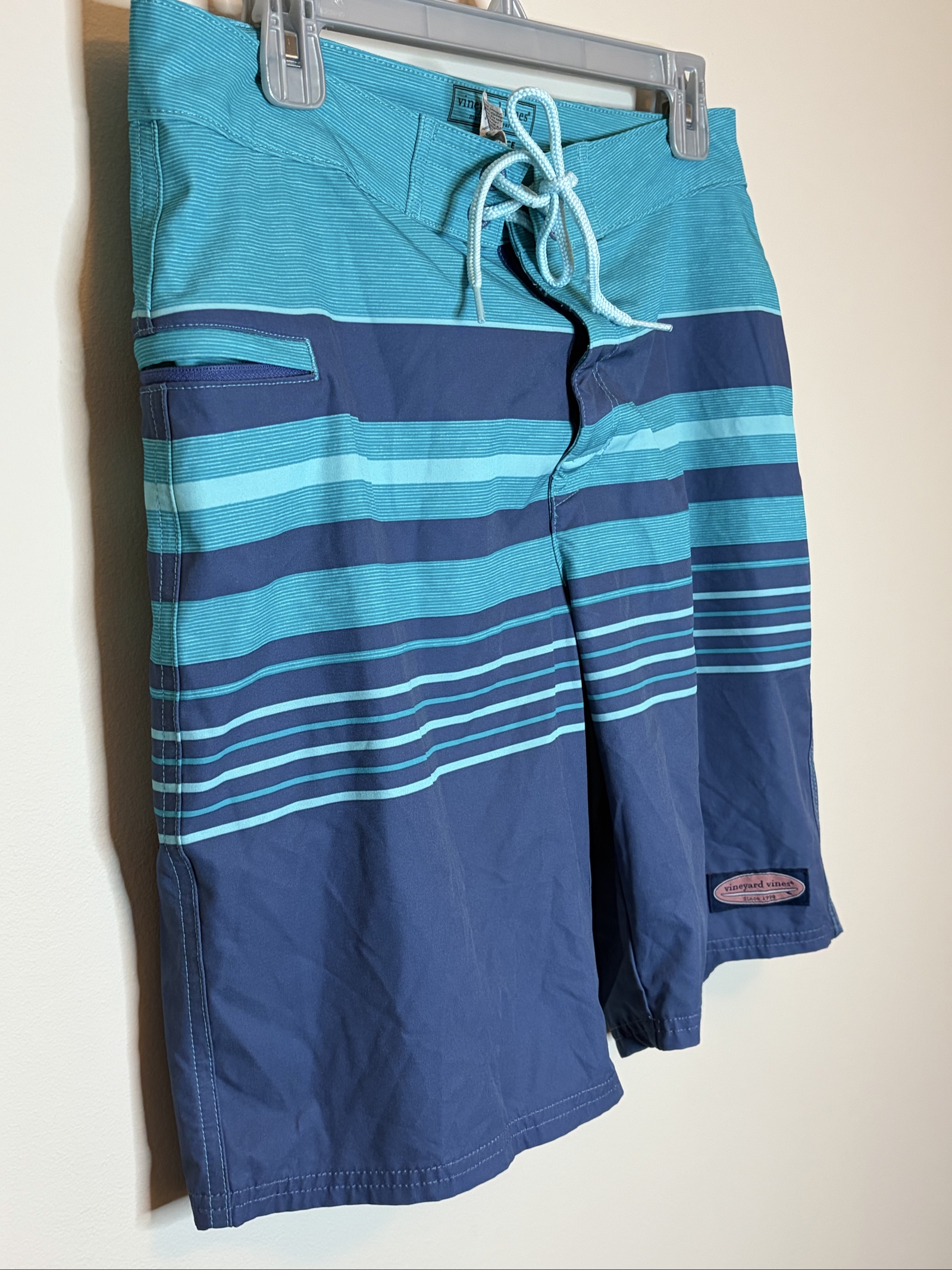 Vineyard Vines Blue & Navy Men's Performance Swim Trunks 30 image 5