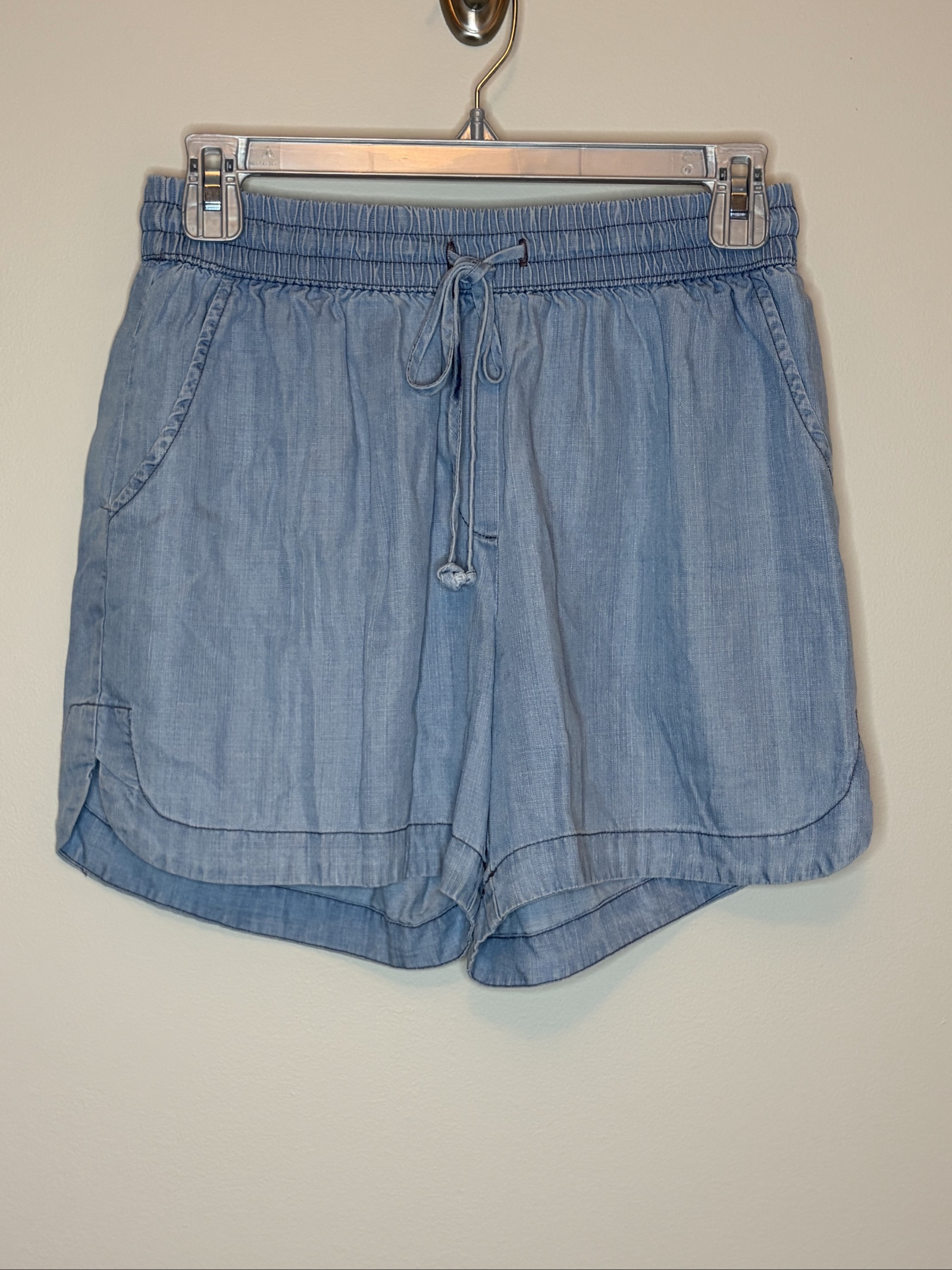 Bobeau Light Blue Tencel Relaxed Shorts Medium image 4