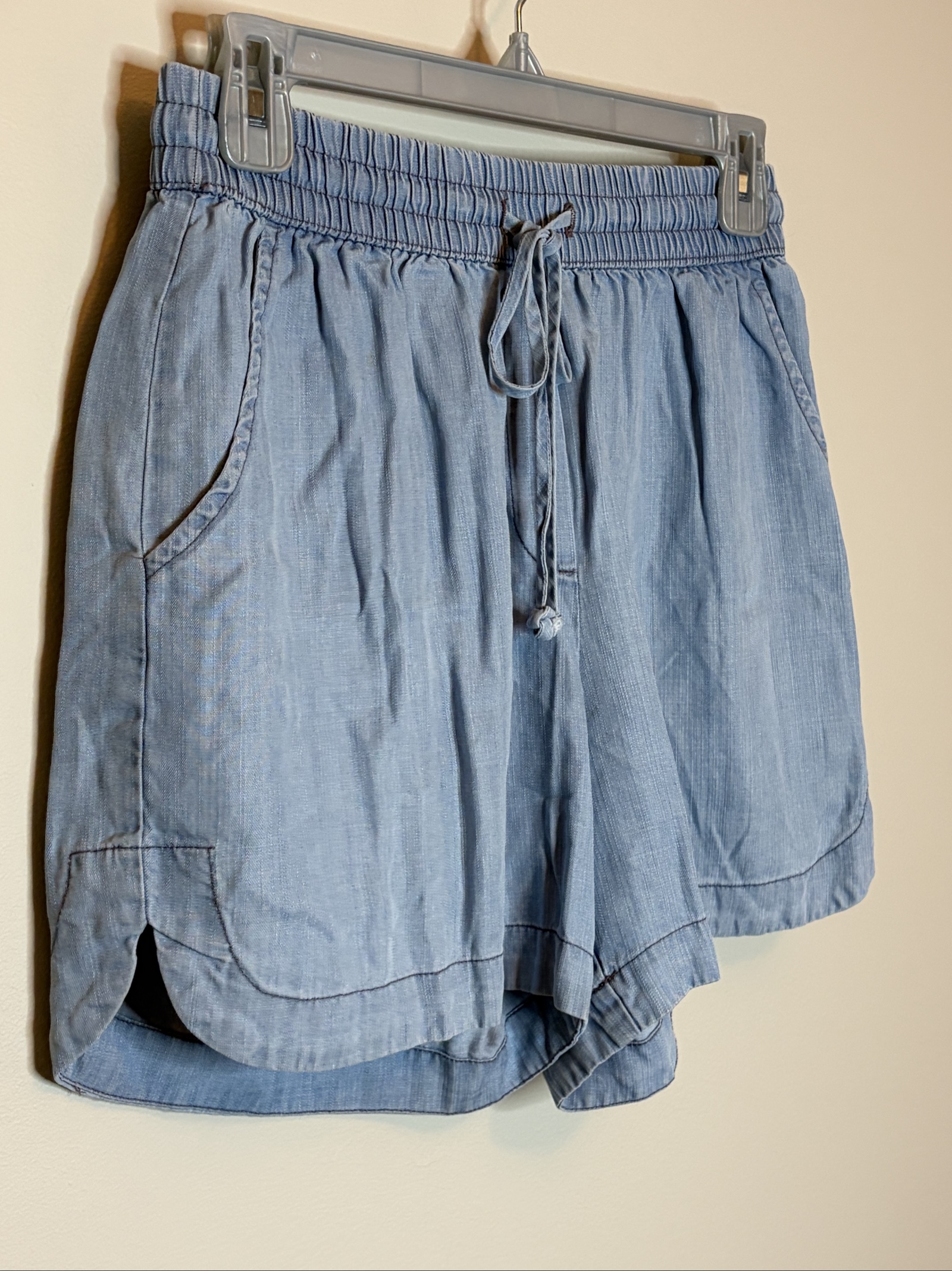 Bobeau Light Blue Tencel Relaxed Shorts Medium image 5