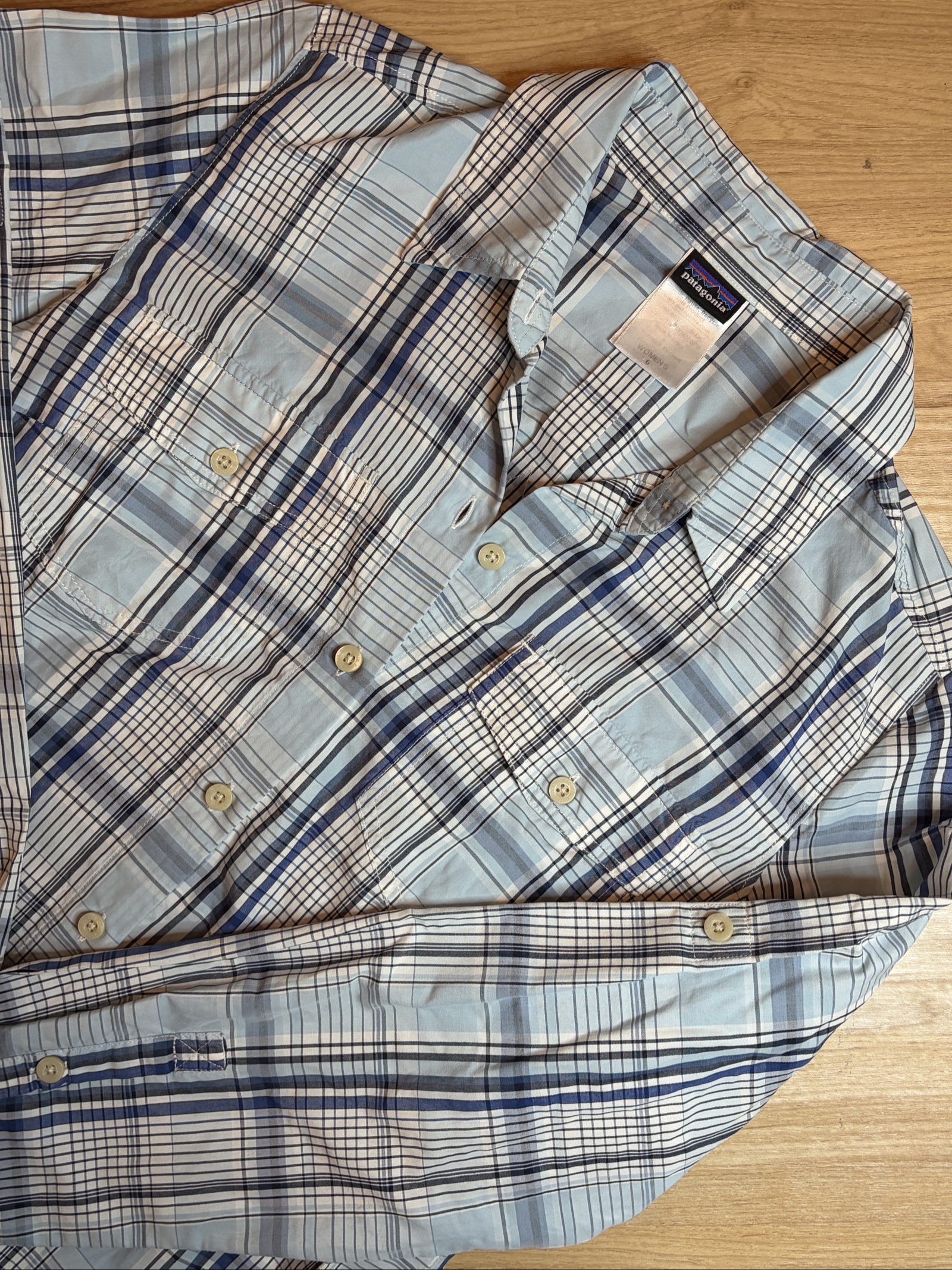 Patagonia Women's Blue & White Plaid Long Sleeve Shirt Size 6