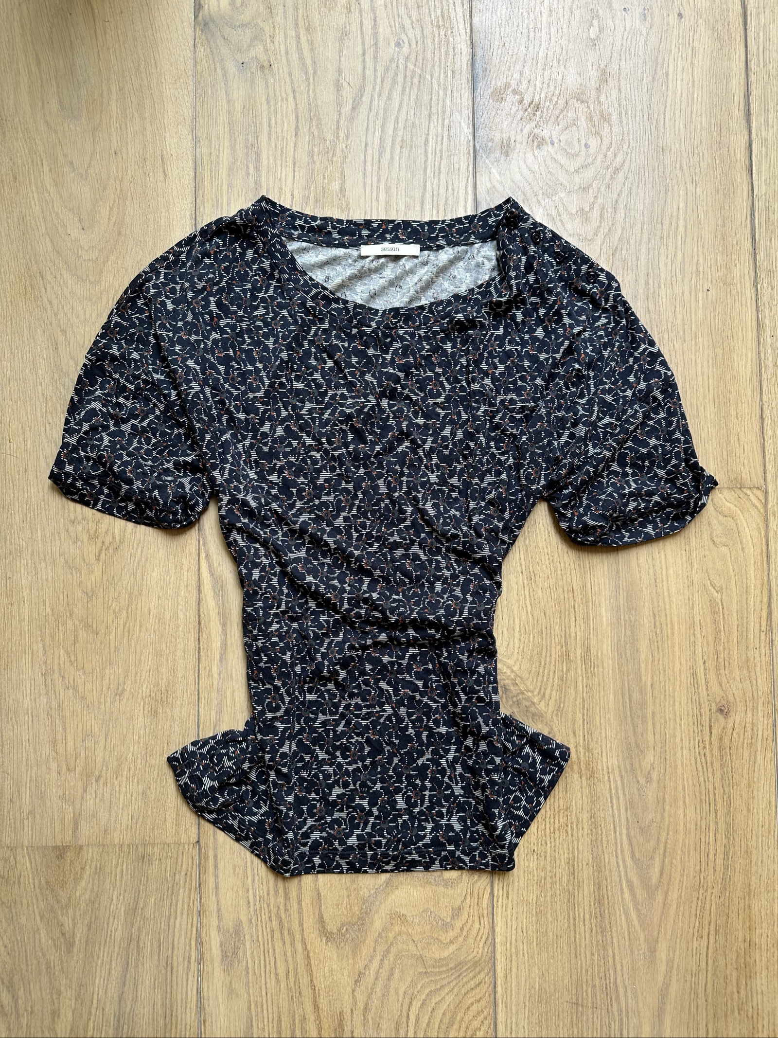 Sessun Women's Black Multi Floral Print Short Sleeve Top Medium image 2