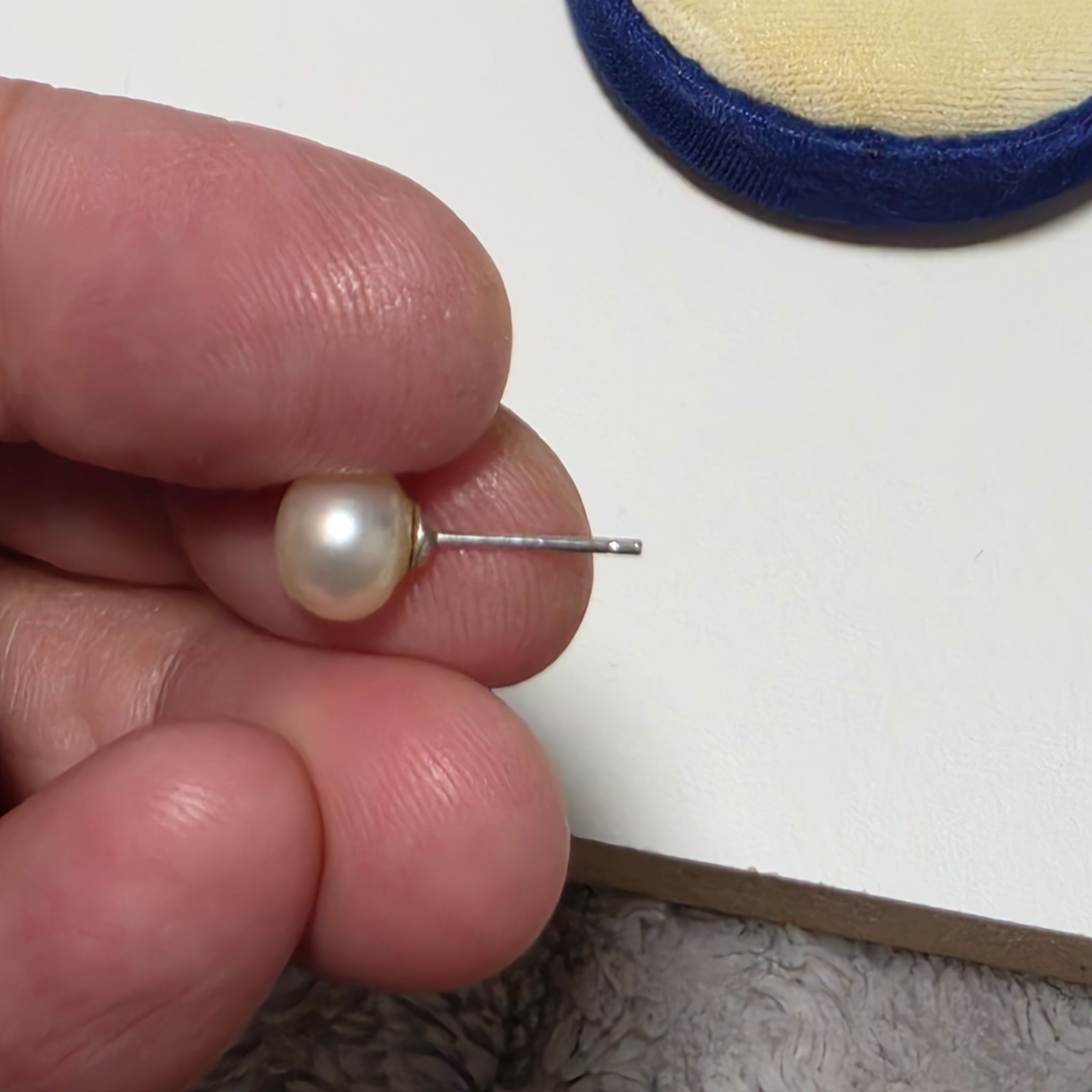 Pearl White Stud Earrings Classic Round image 4