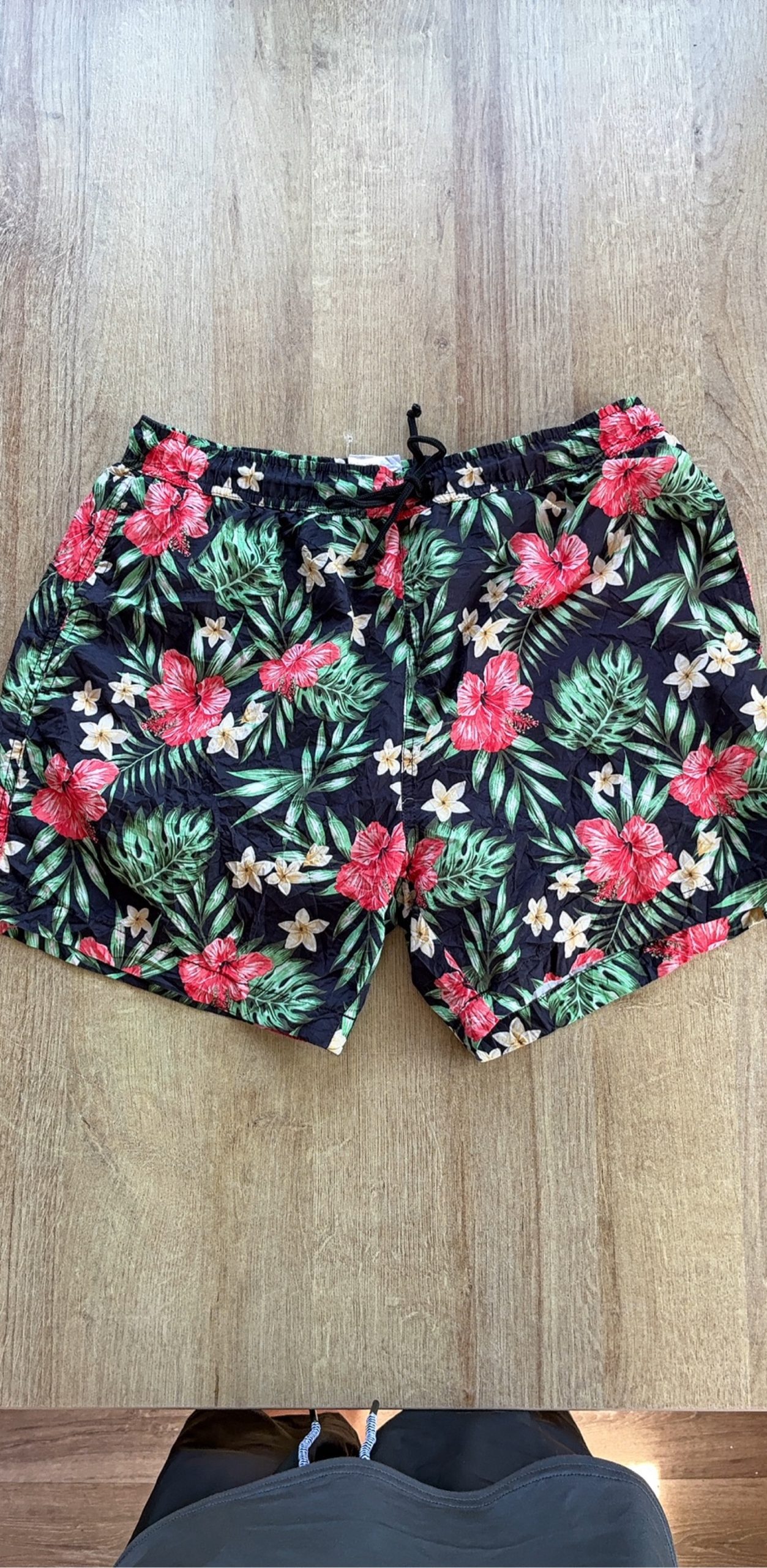 Unbranded Black Multi Floral Swim Shorts Large 100% Polyester Lined