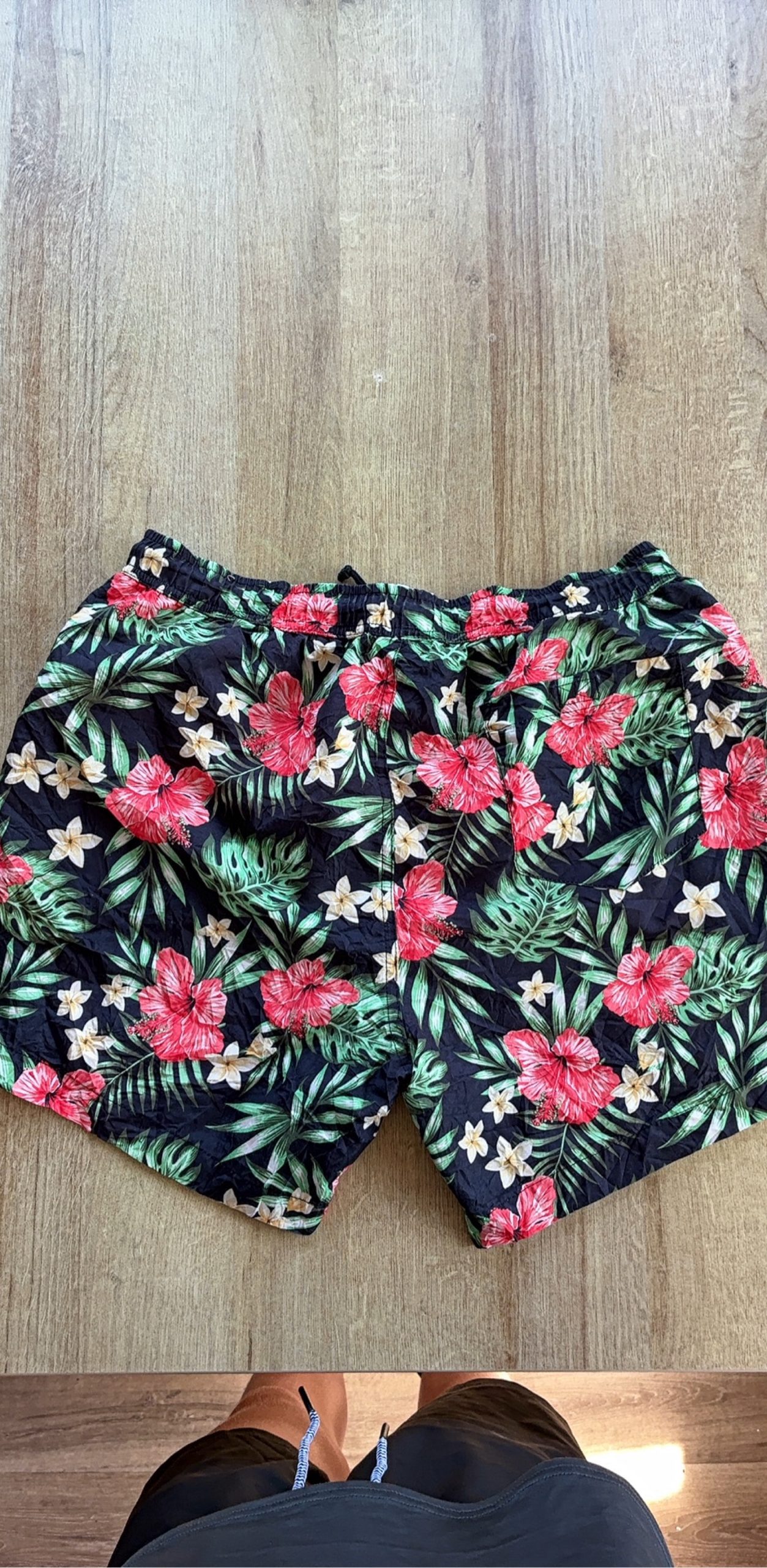 Unbranded Black Multi Floral Swim Shorts Large 100% Polyester Lined image 2