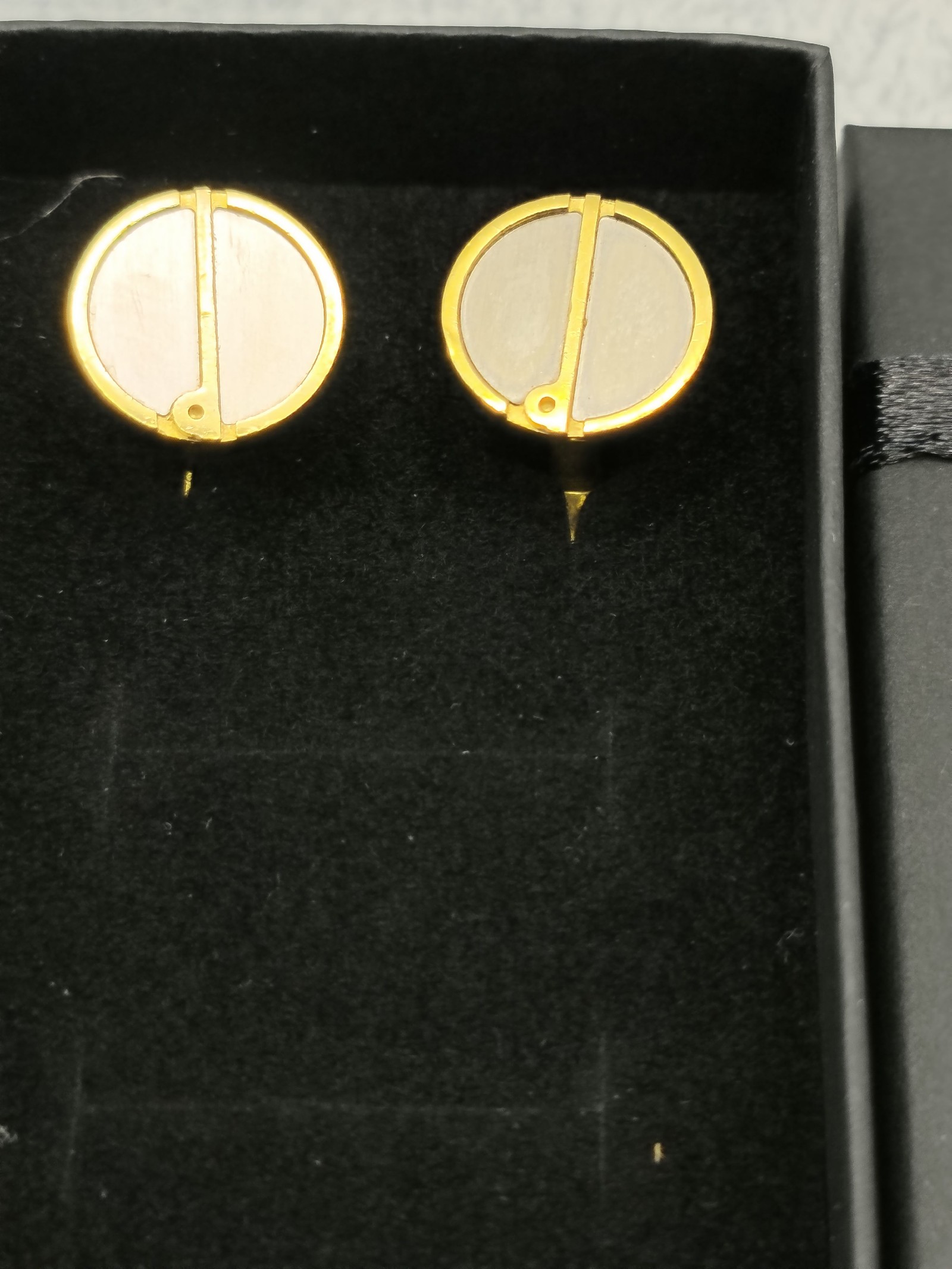 Dunhill Classic Gold Tone Round Cufflinks with Dunhill Detailing image 2