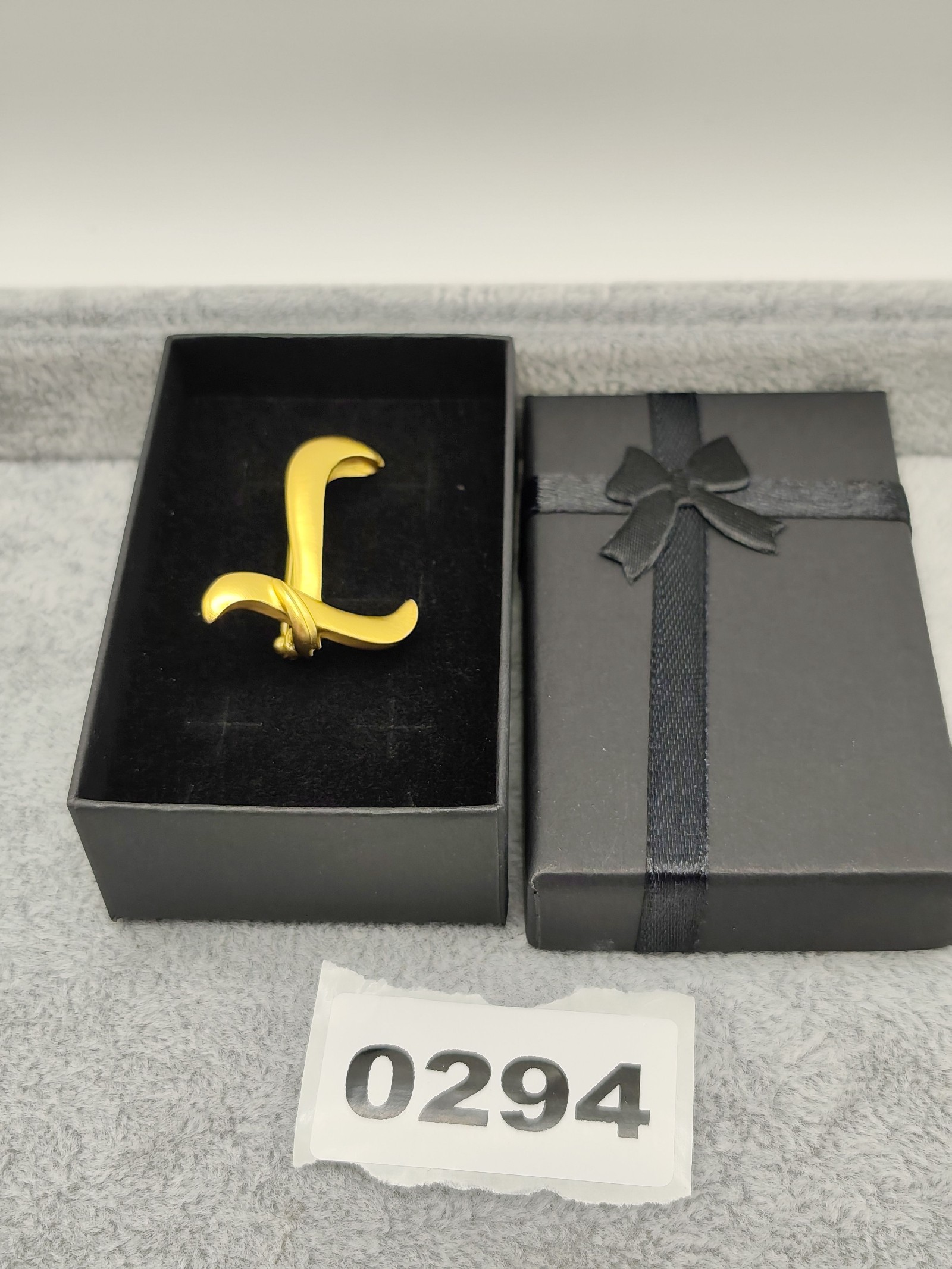 Gold Tone Women L Initial Brooch Pin ©AK Mark