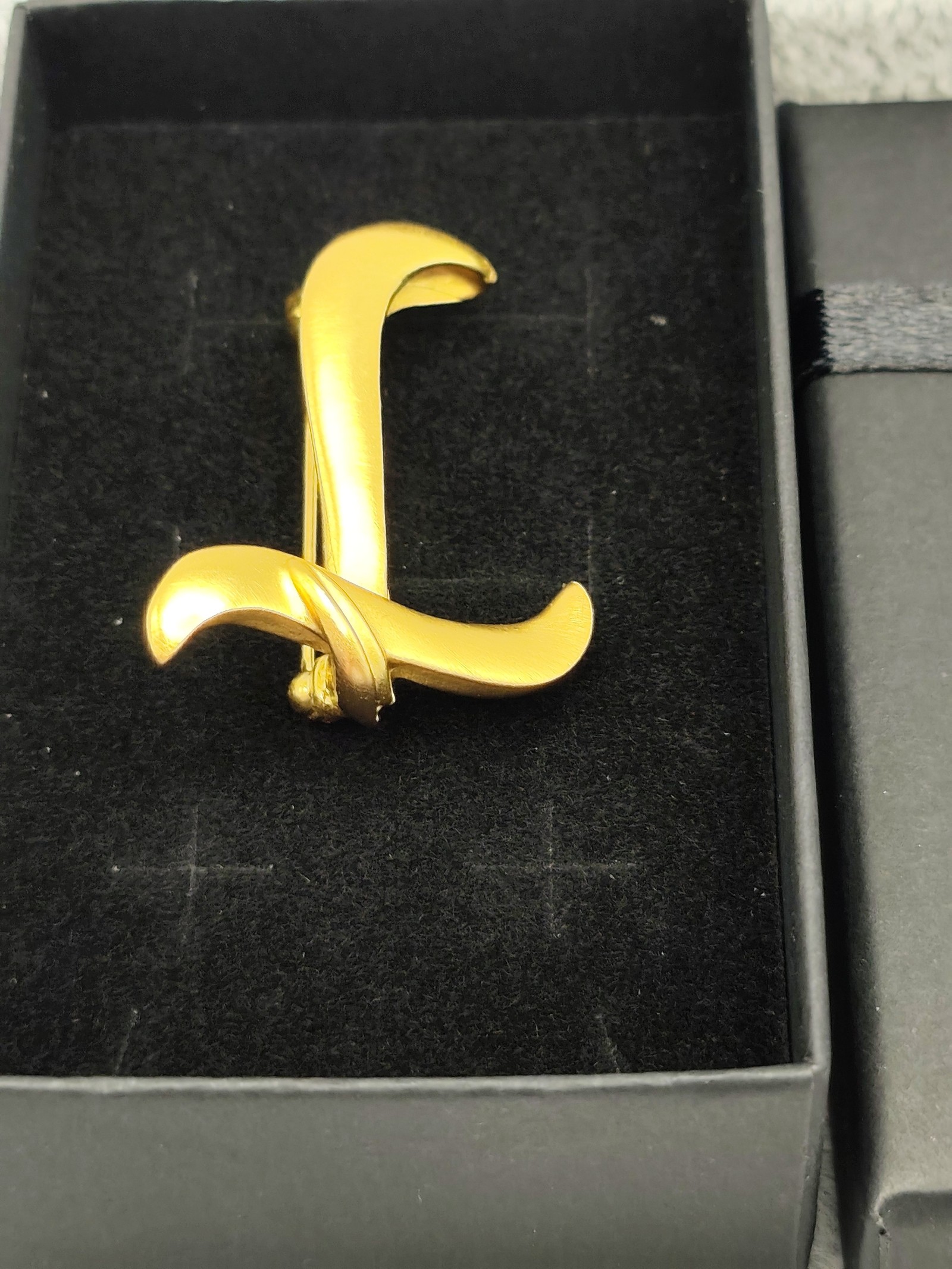 Gold Tone Women L Initial Brooch Pin ©AK Mark image 2