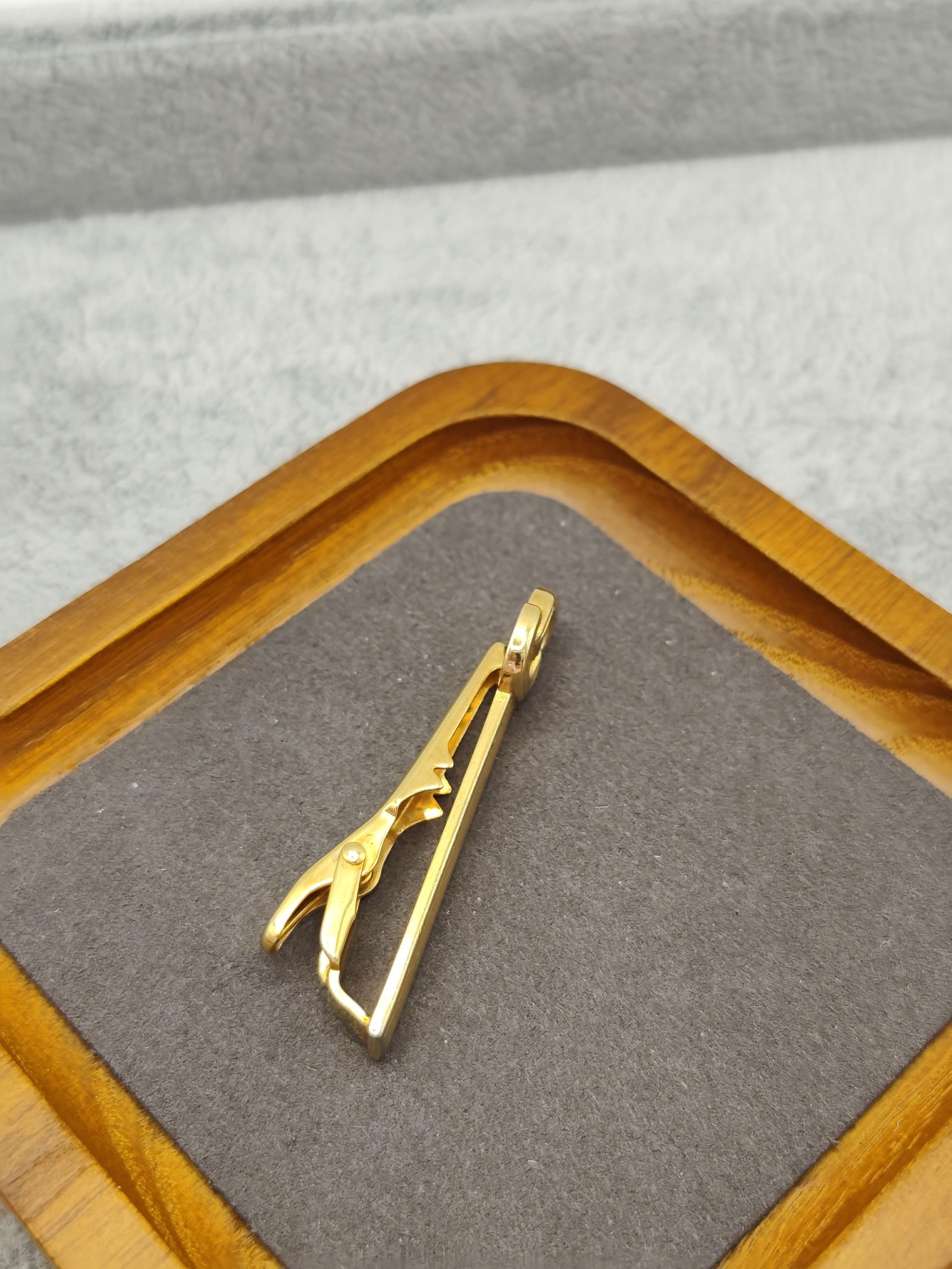 Christian Dior Gold Tone Men's Tie Clip with Box Other Size image 8
