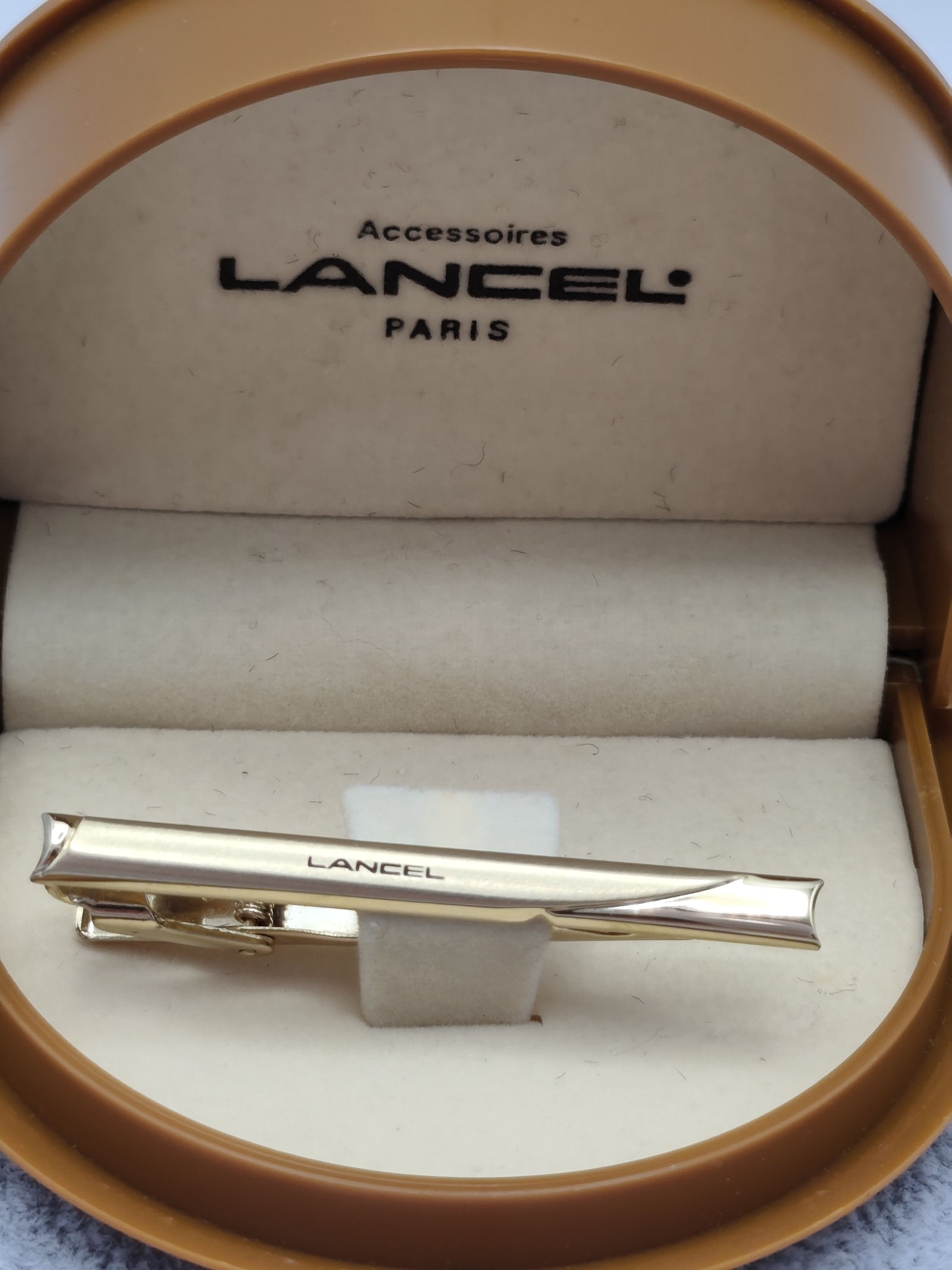 Lancel Gold Tone Men's Tie Clip with Case Other image 2
