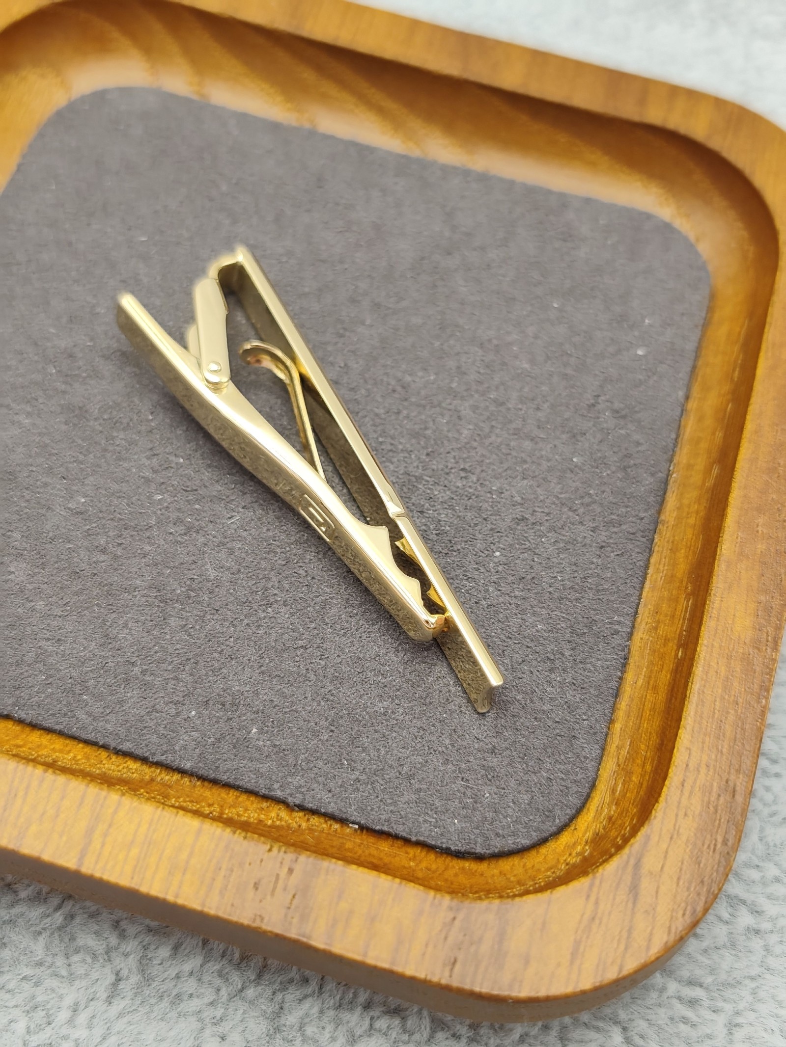 Lancel Gold Tone Men's Tie Clip with Case Other image 8