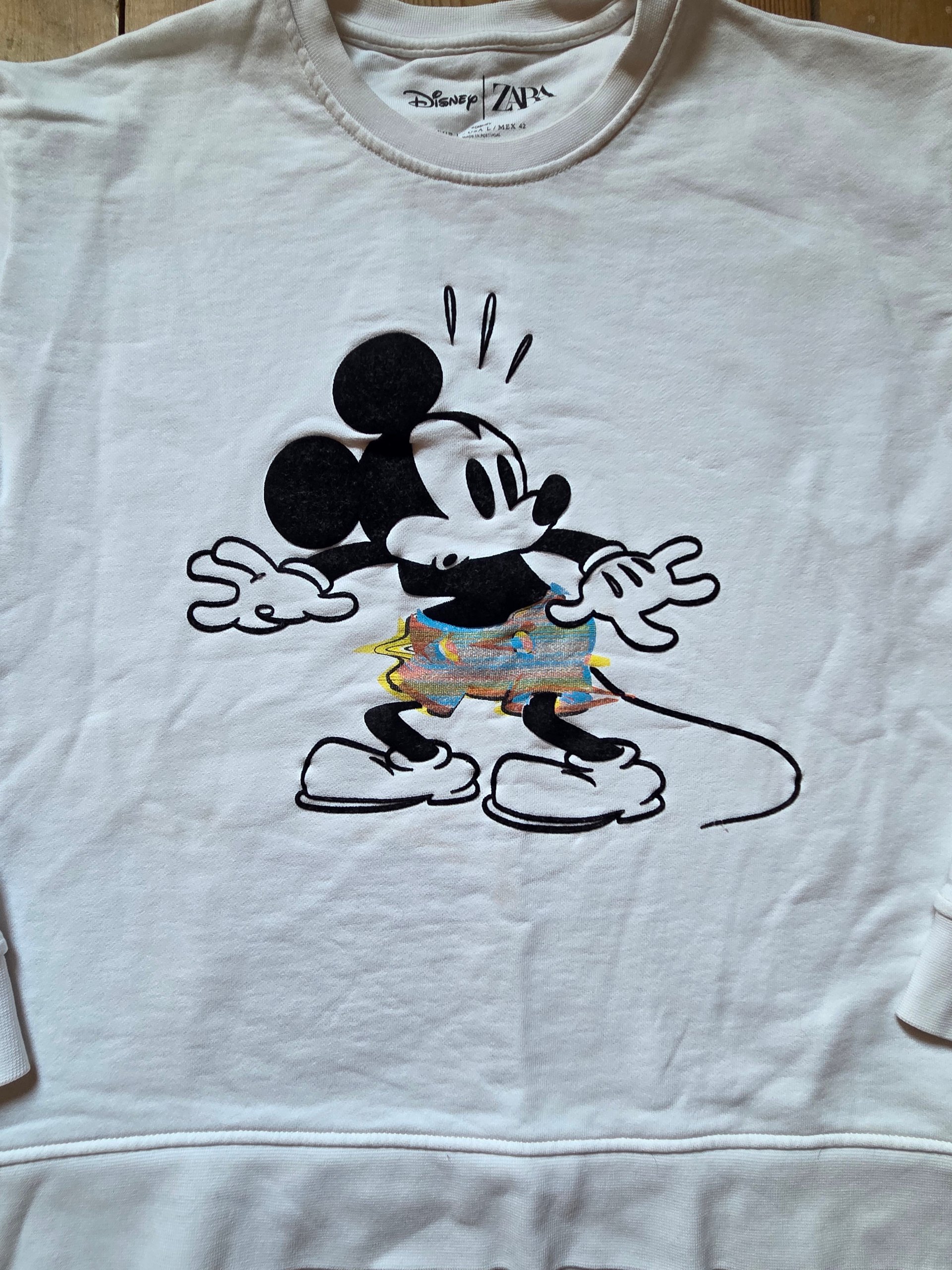Zara x Disney Mickey Mouse Women’s White Crewneck Sweatshirt Size L image 9