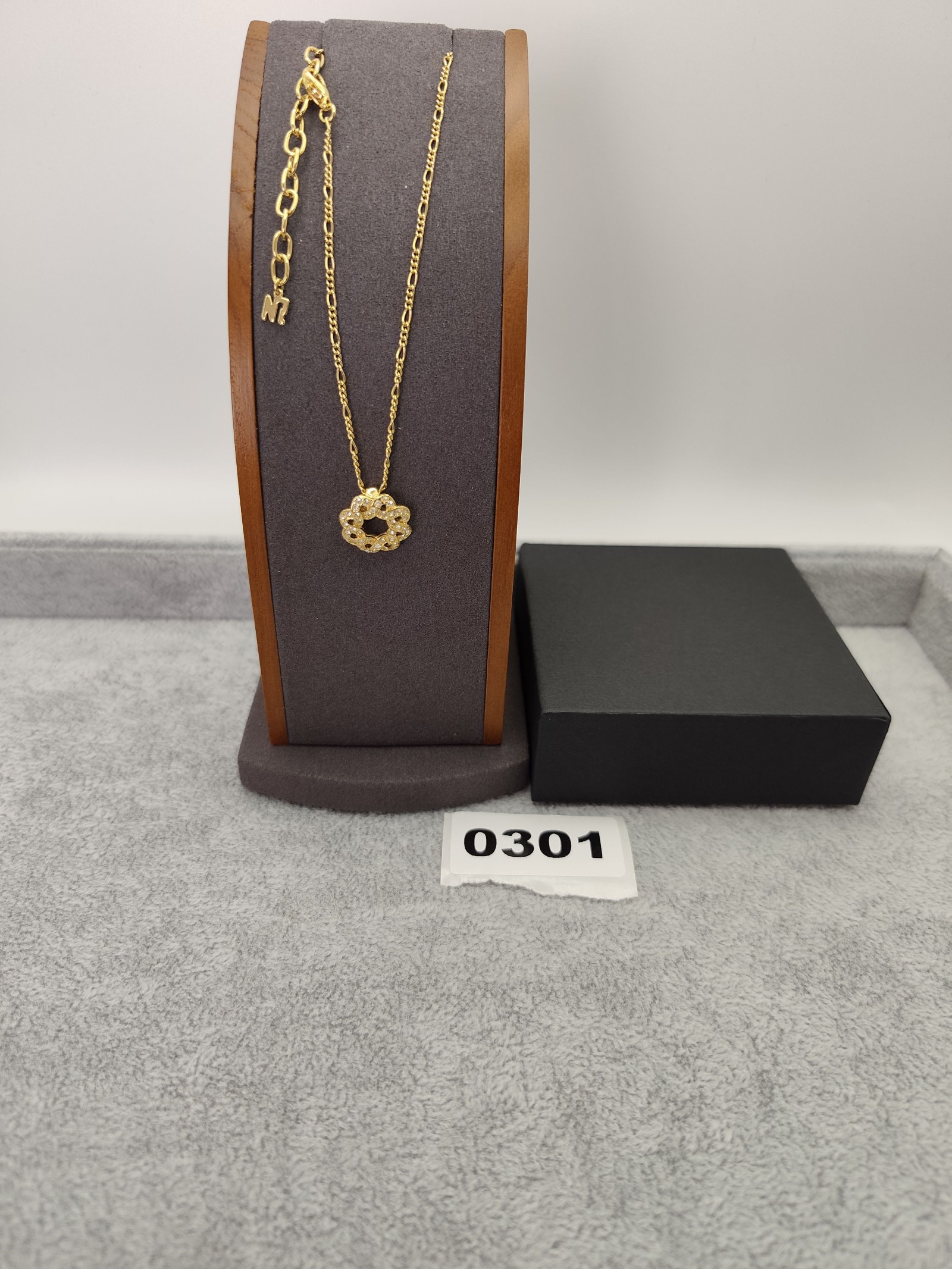 Nina Ricci Gold Tone Crystal Pendant Necklace Adjustable Length