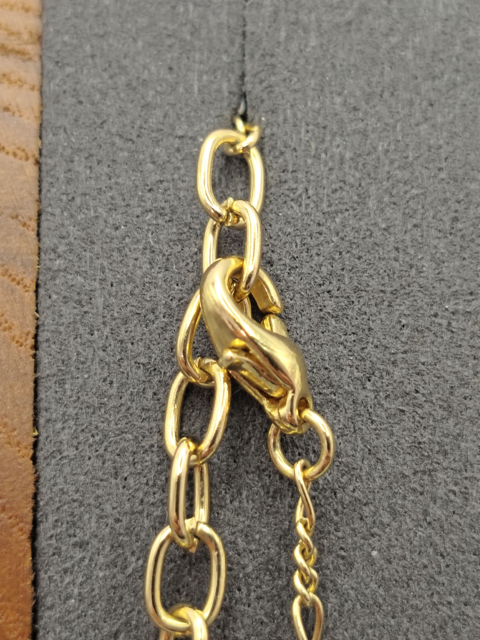 Nina Ricci Gold Tone Crystal Pendant Necklace Adjustable Length image 4