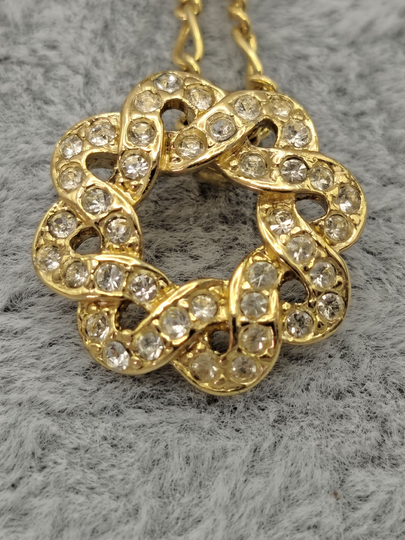 Nina Ricci Gold Tone Crystal Pendant Necklace Adjustable Length image 6