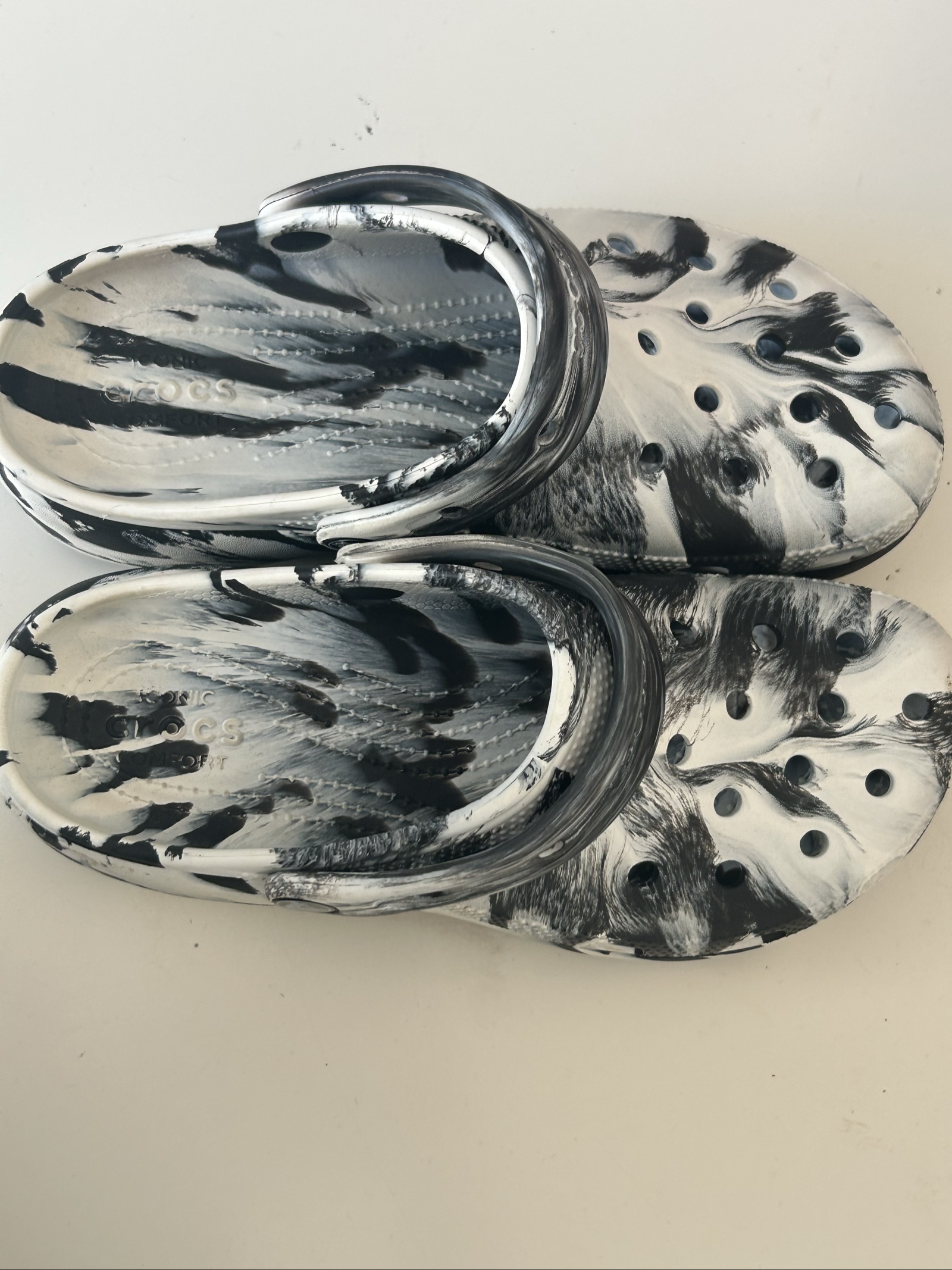 Crocs Black & White Marble Print Clogs UK 8 image 2