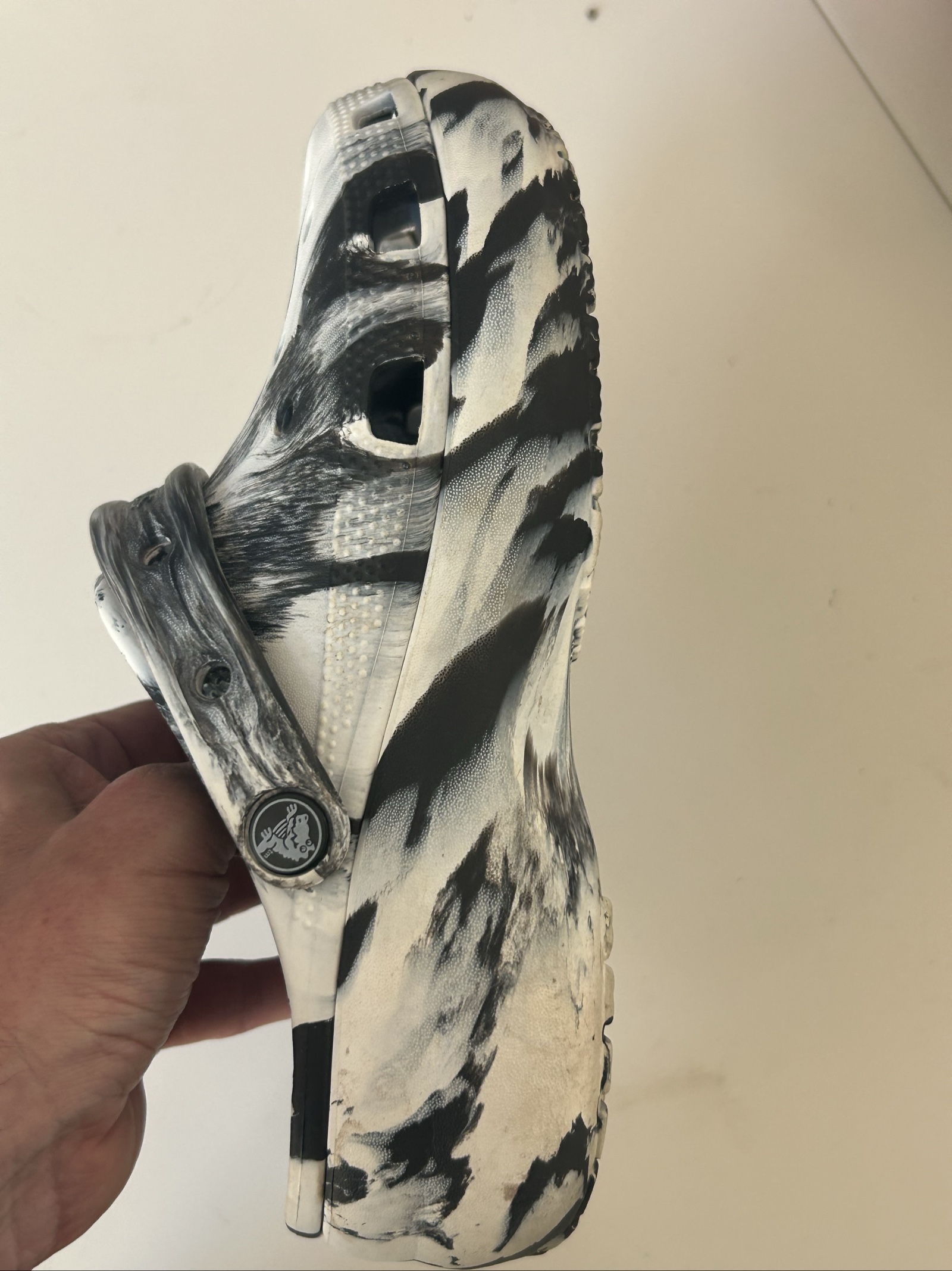 Crocs Black & White Marble Print Clogs UK 8 image 3